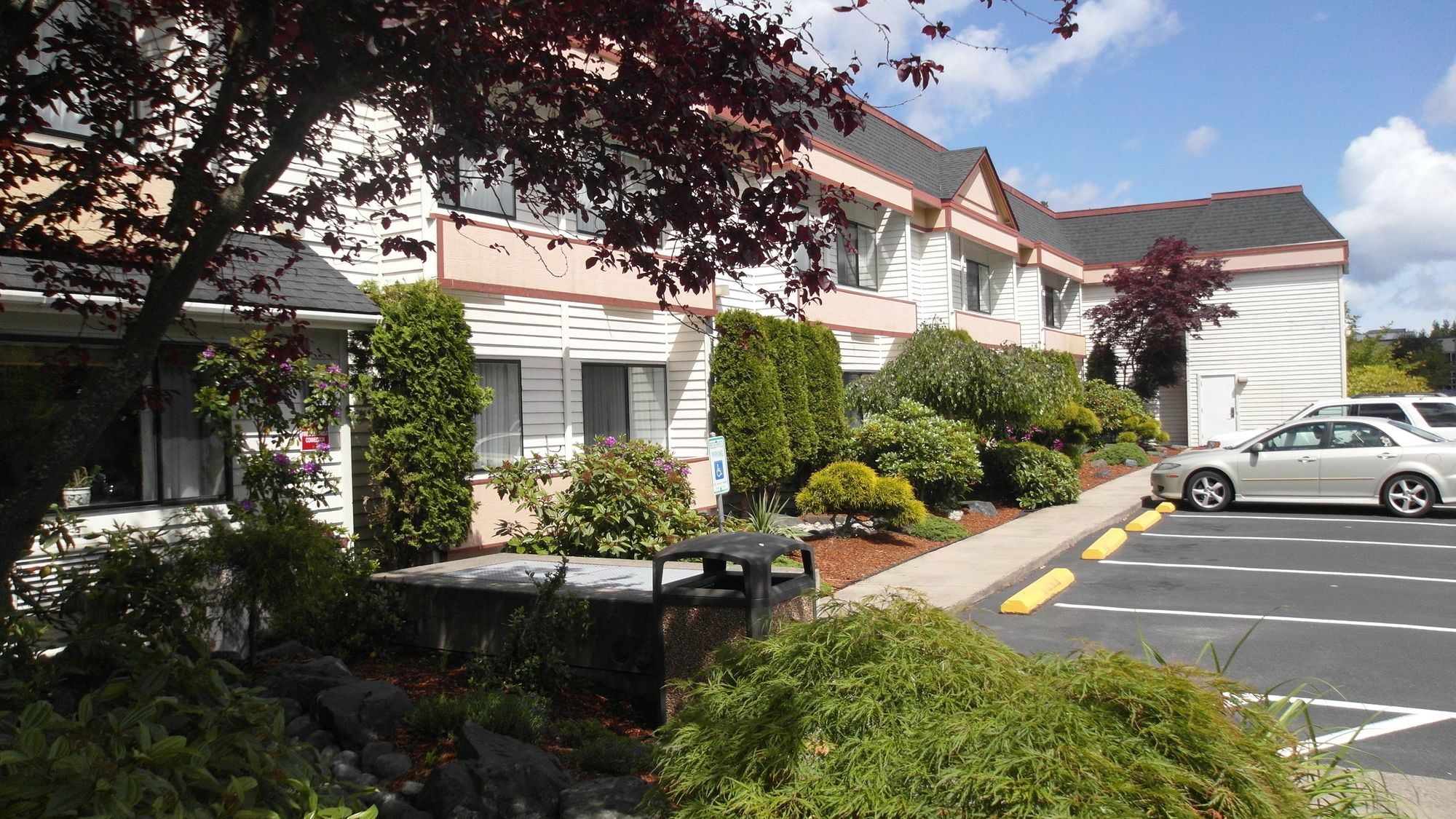 GuestHouse Inn & Suites Poulsbo
