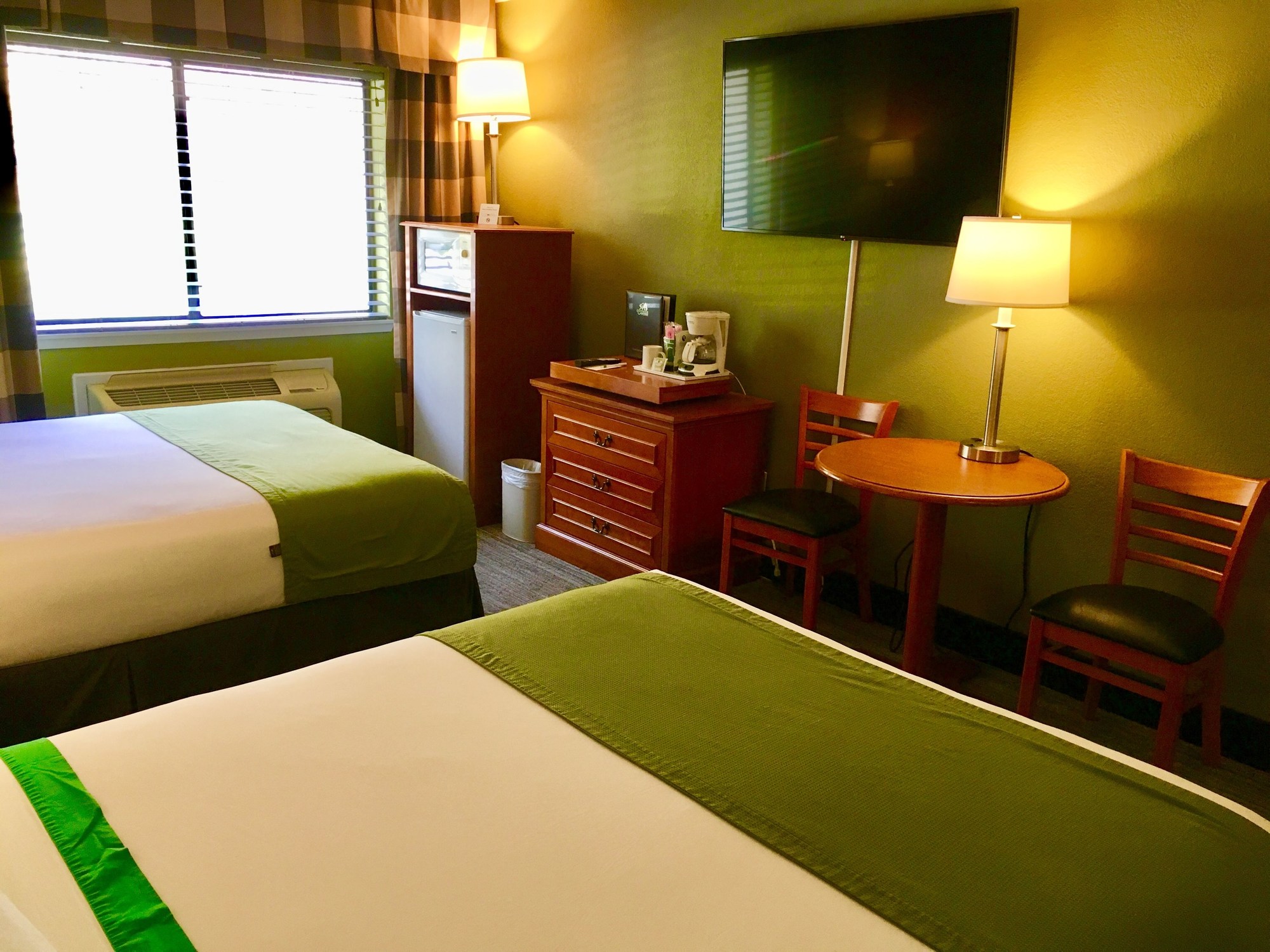 GuestHouse Inn & Suites Poulsbo