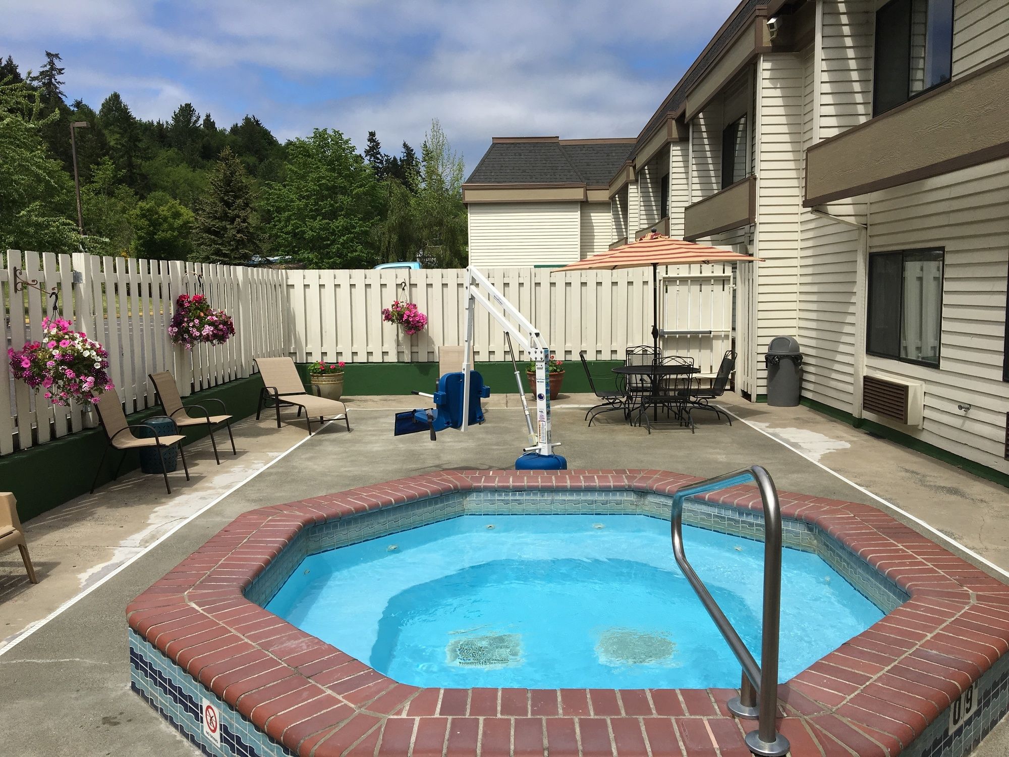 GuestHouse Inn & Suites Poulsbo