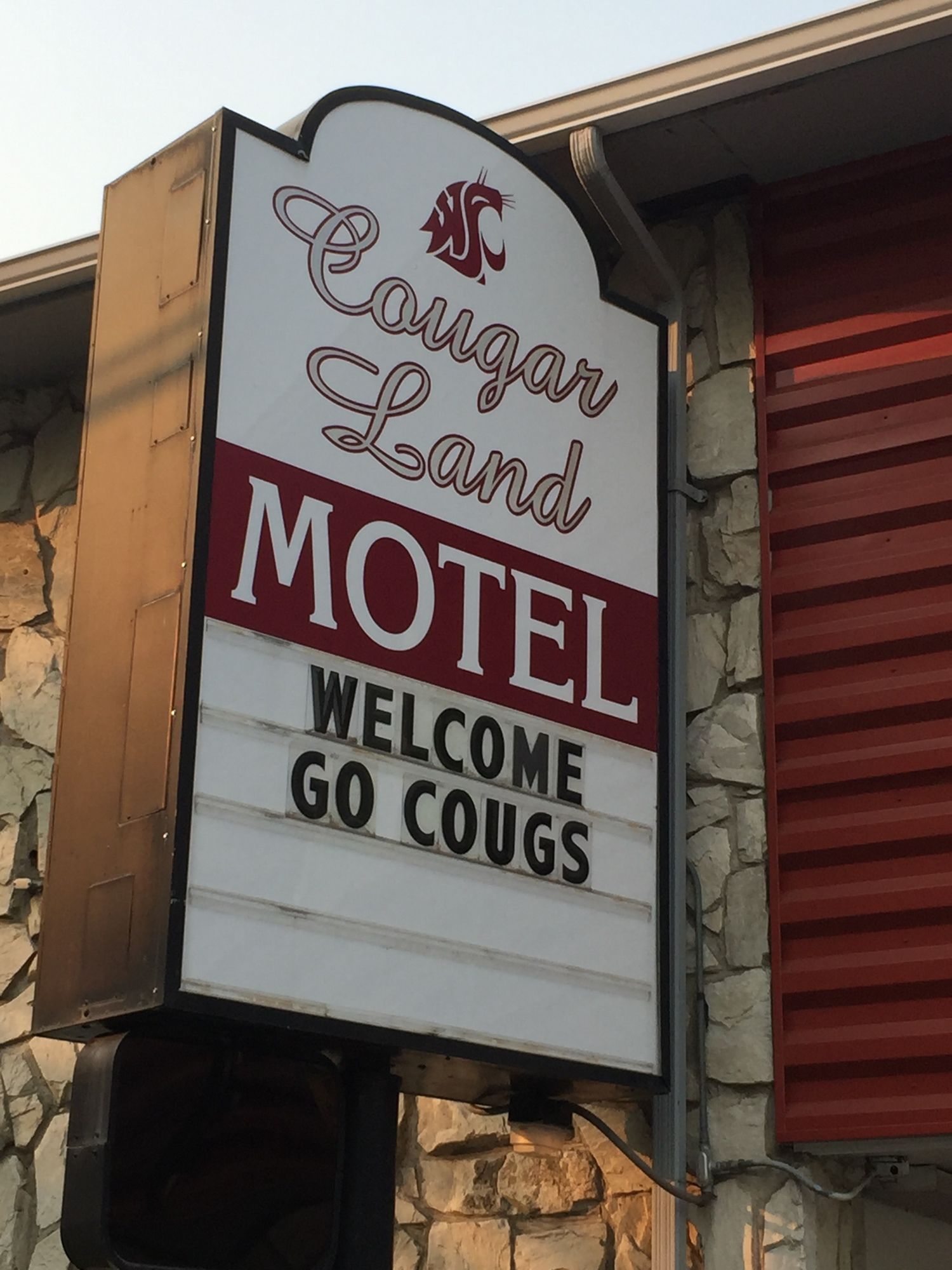 Cougar Land Motel