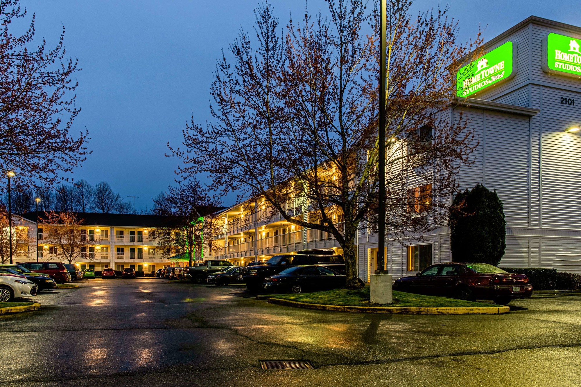 HomeTowne Studios Tacoma - Puyallup