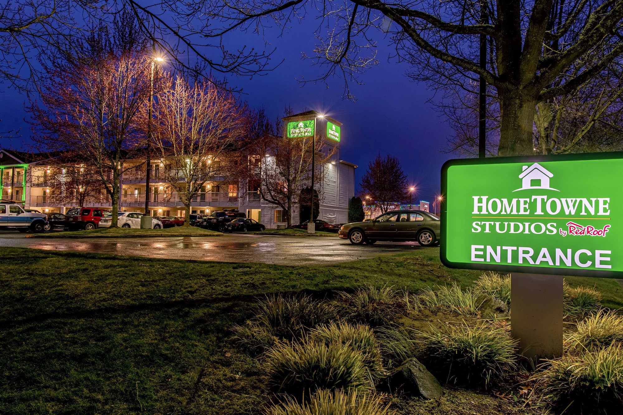 HomeTowne Studios Tacoma - Puyallup