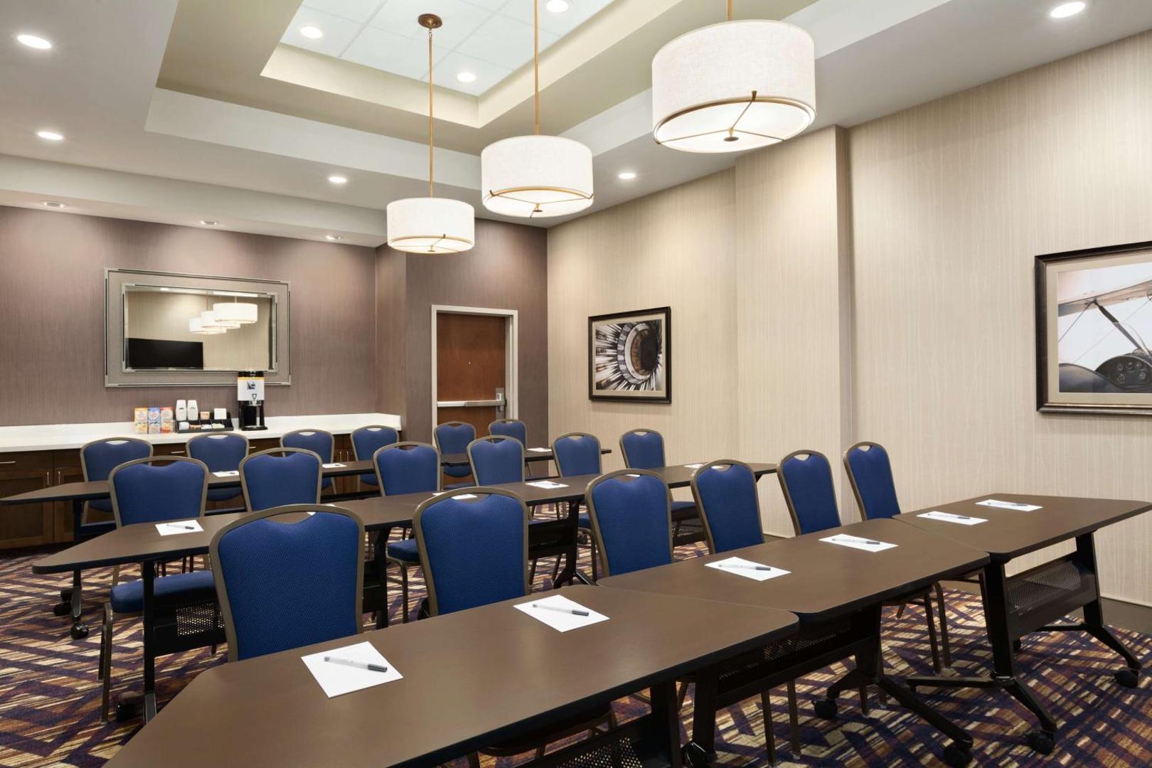 Hampton Inn & Suites Seattle Renton