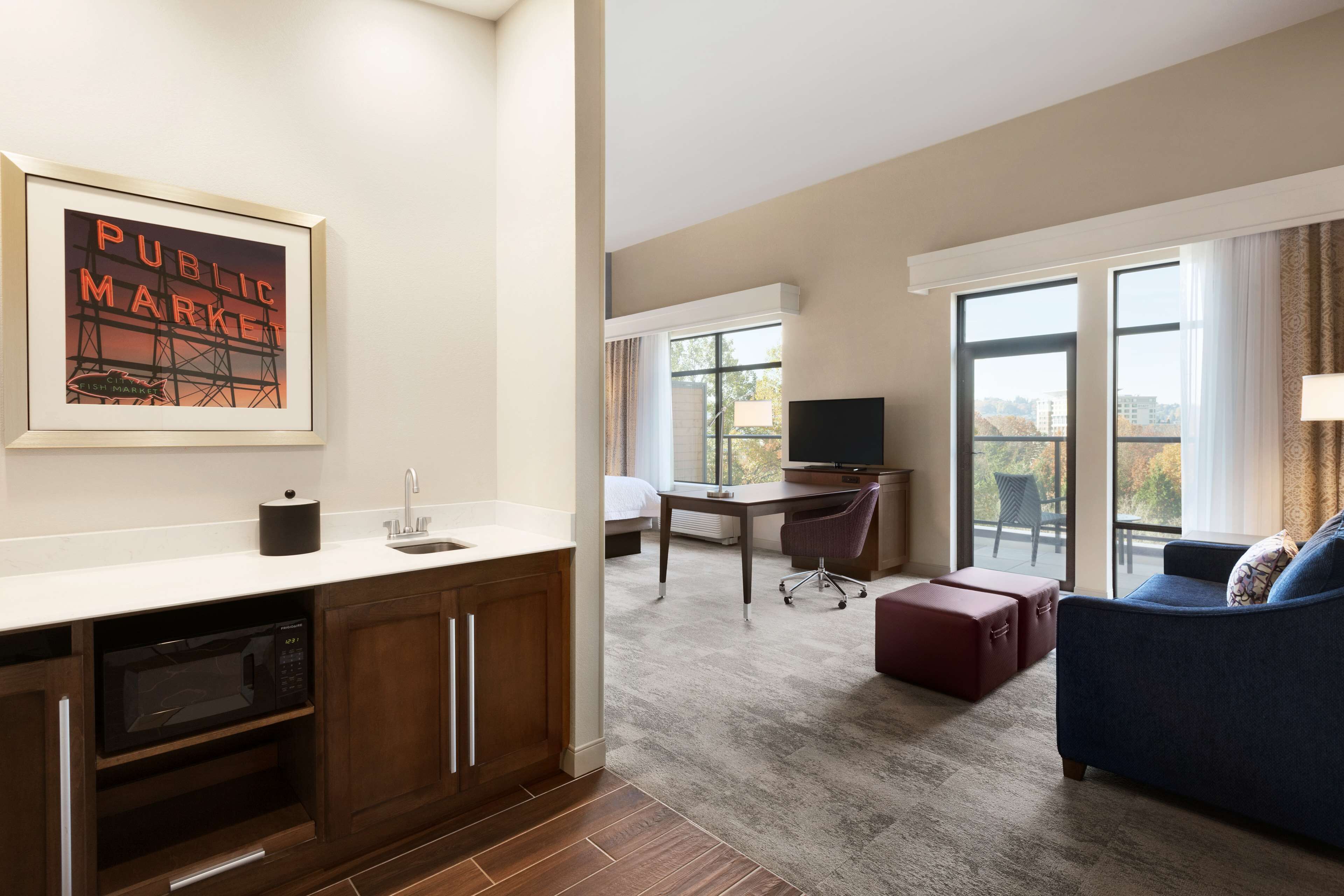 Hampton Inn & Suites Seattle Renton