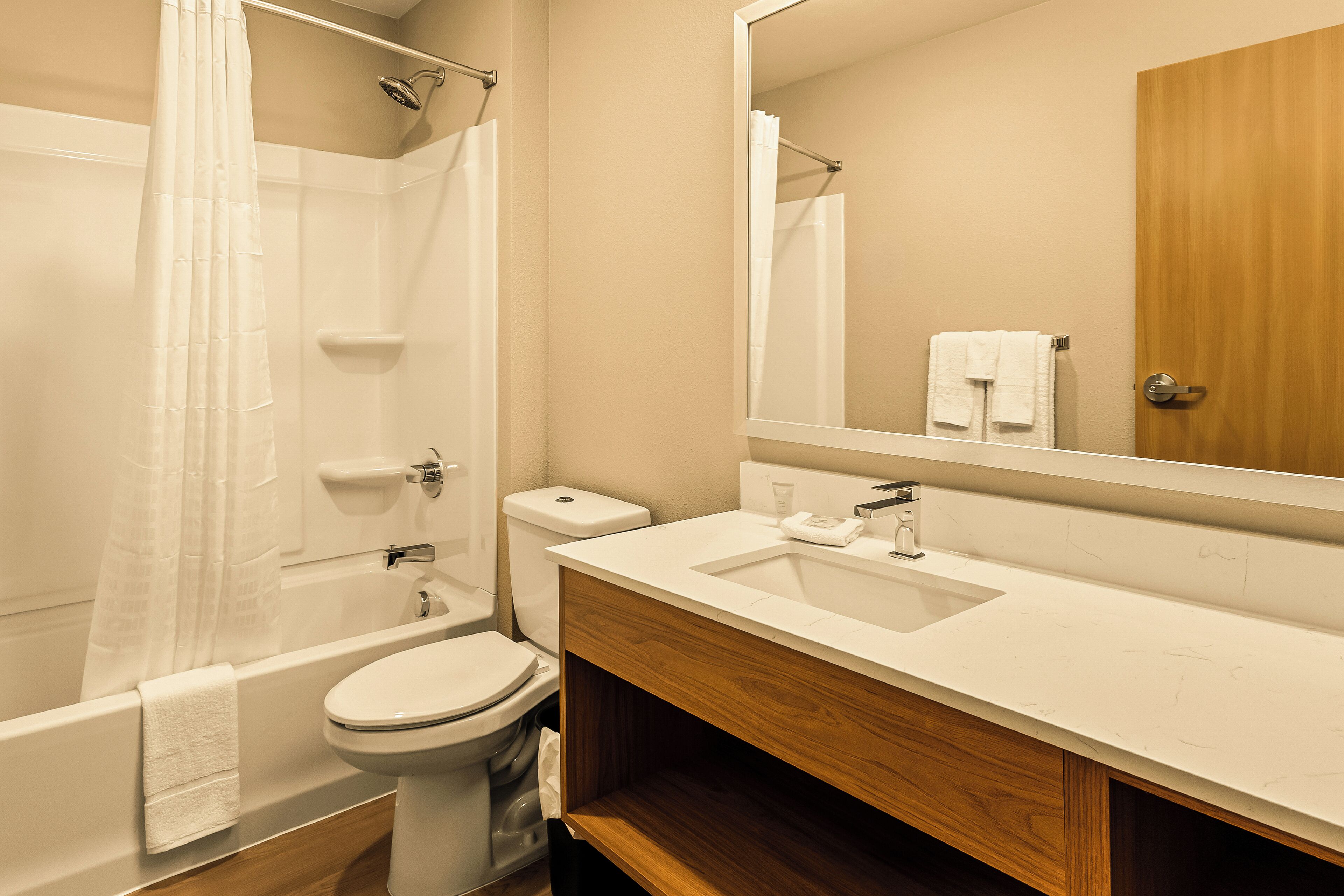 LivAway Suites Seattle - Renton, WA