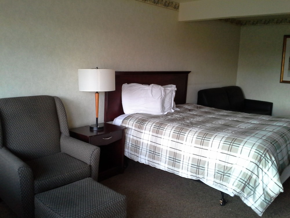 Richland Inn & Suites