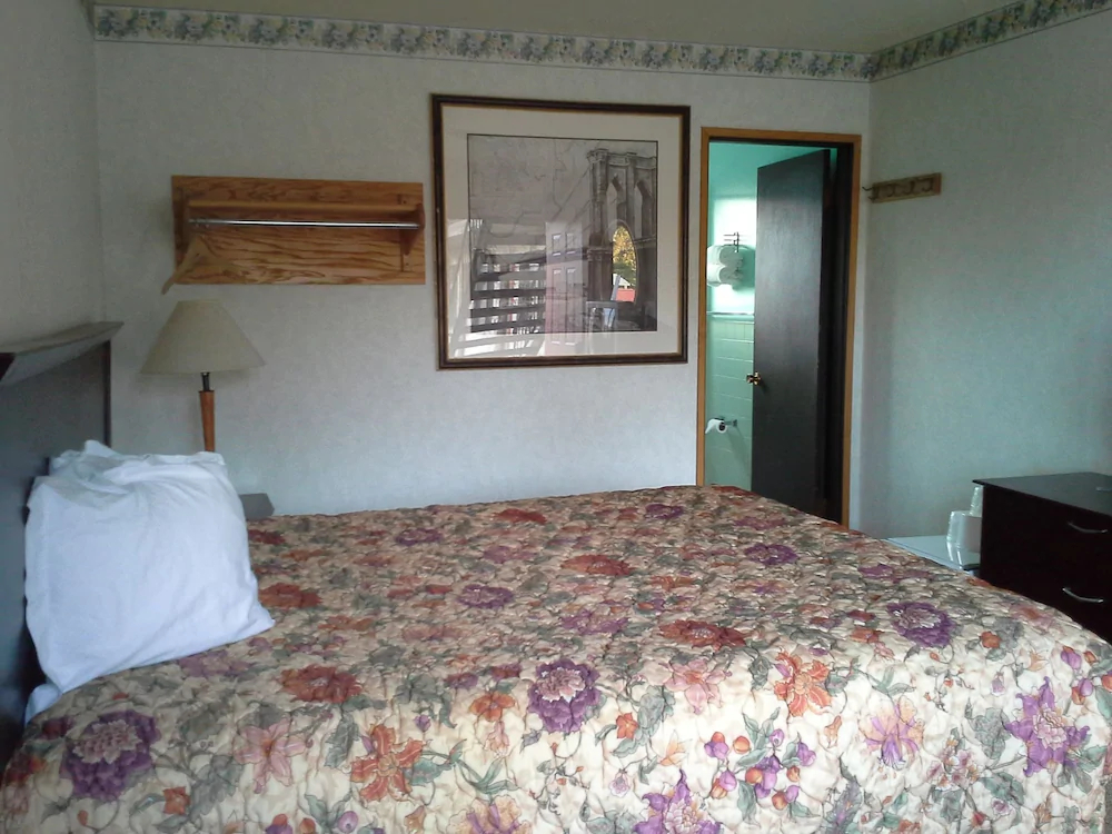 Richland Inn & Suites