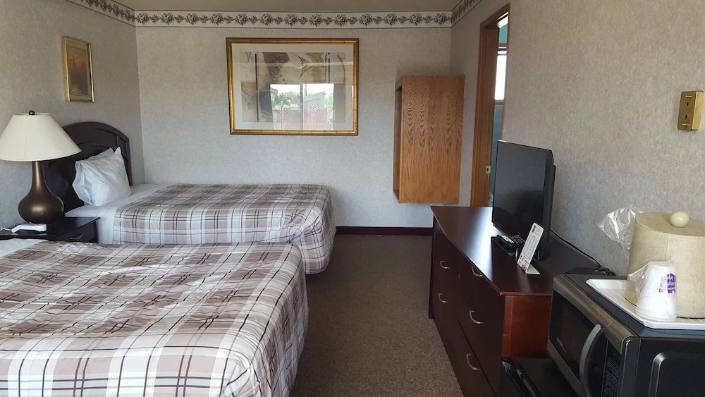 Richland Inn & Suites