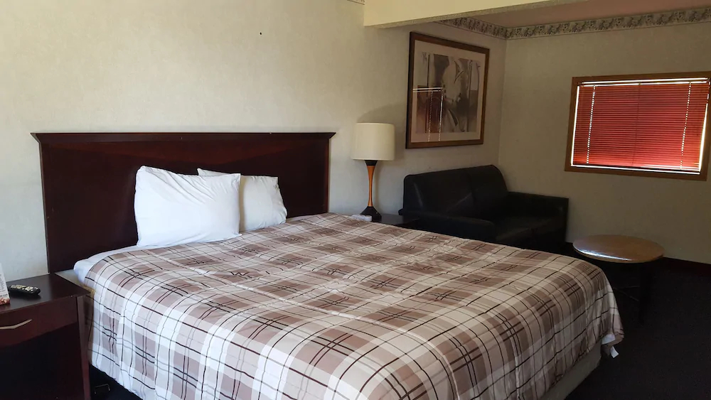 Richland Inn & Suites