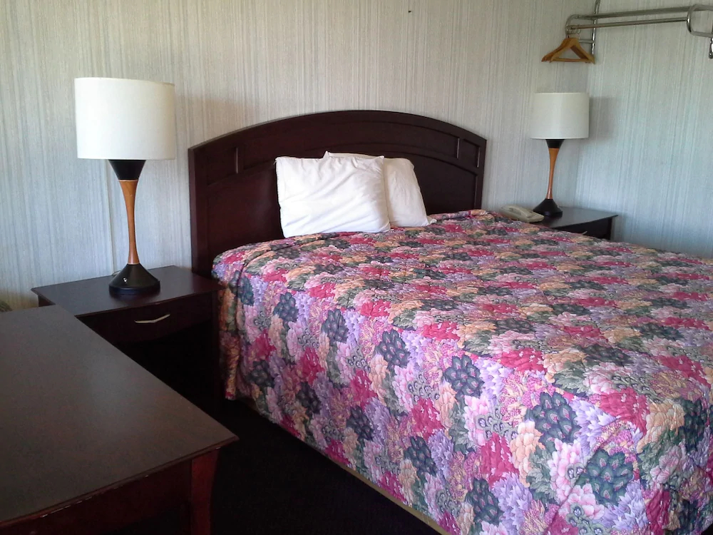 Richland Inn & Suites
