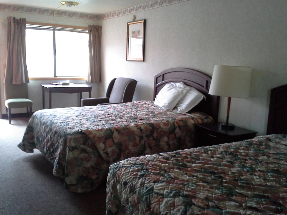 Richland Inn & Suites