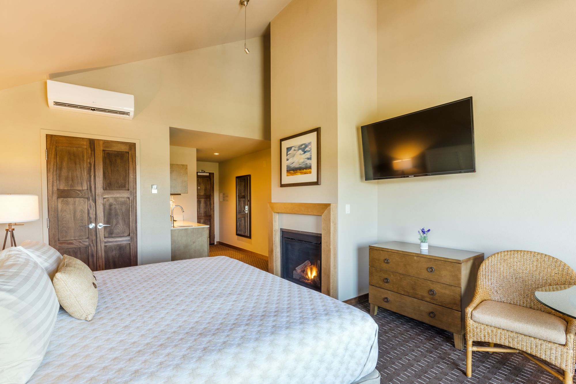 The Lodge At Columbia Point