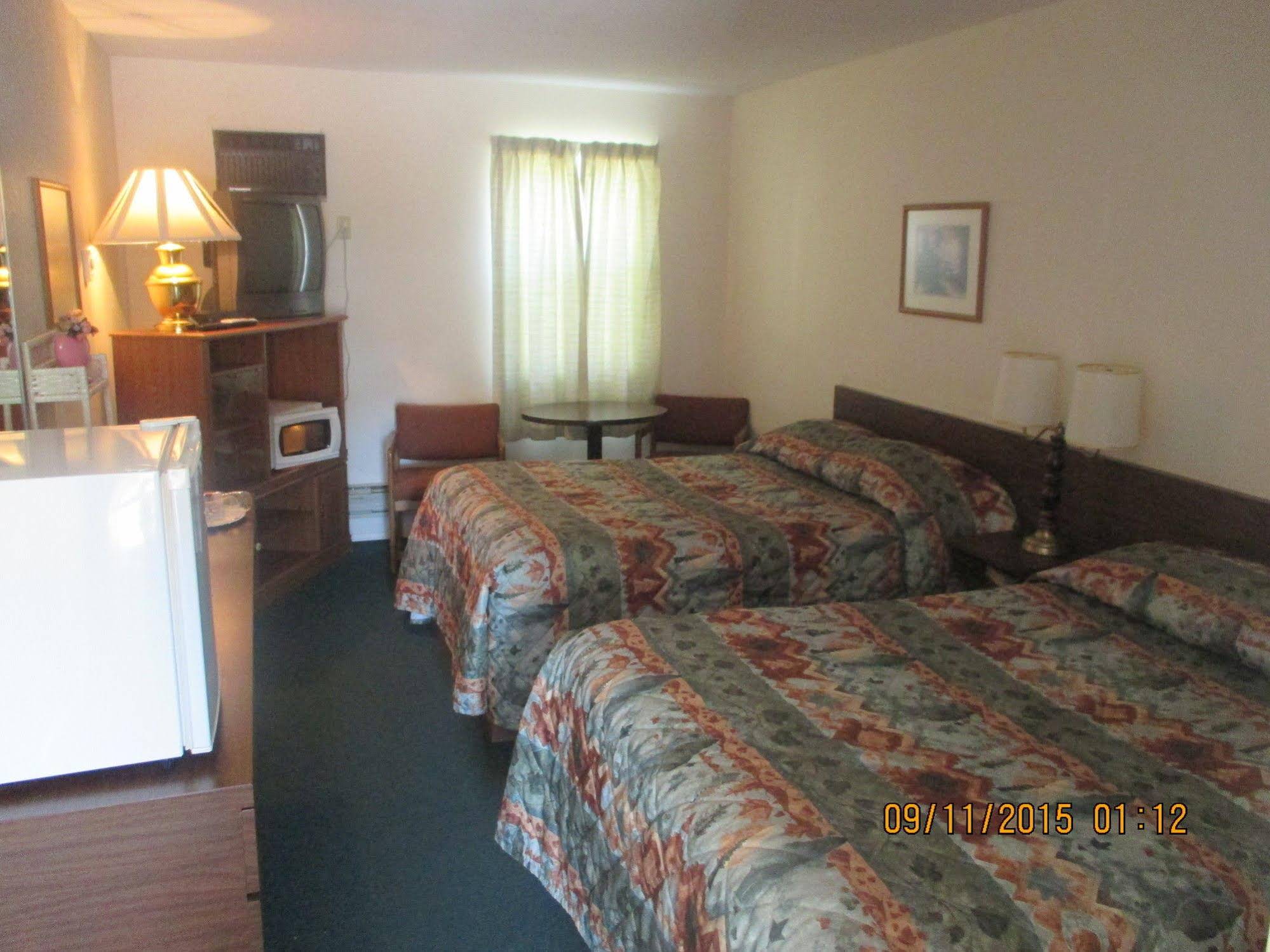Top Hat Motel