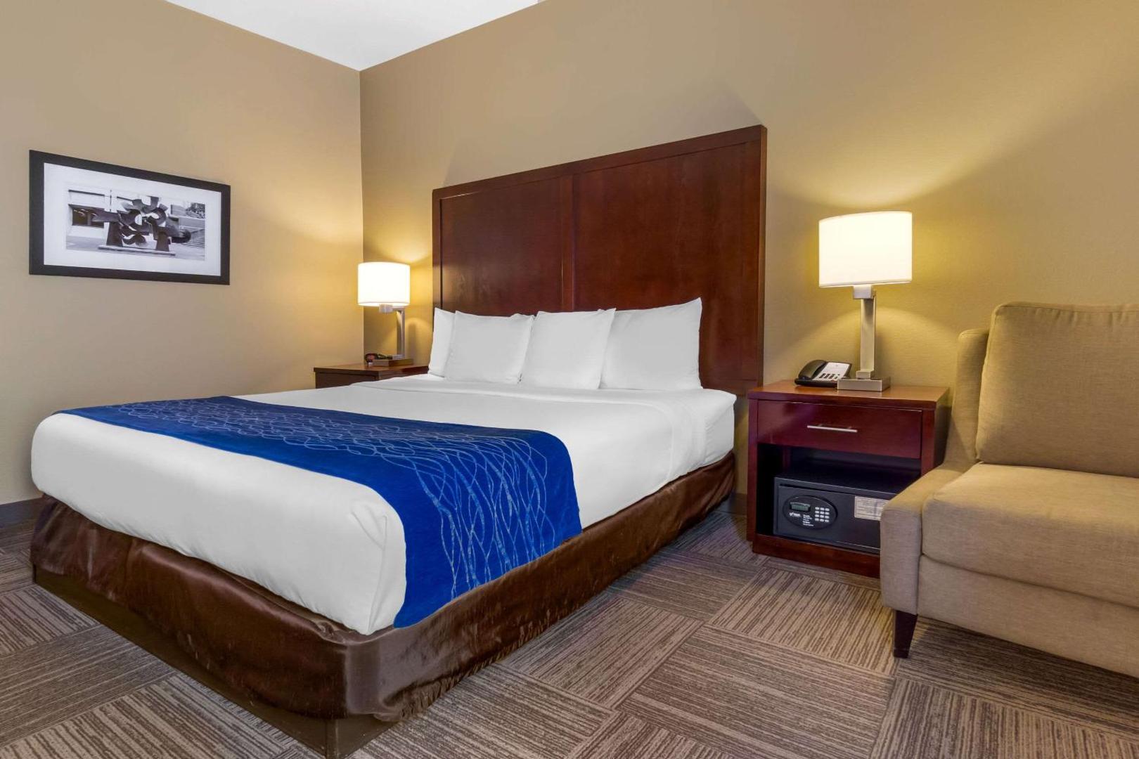 Comfort Inn & Suites Sea-Tac Airport