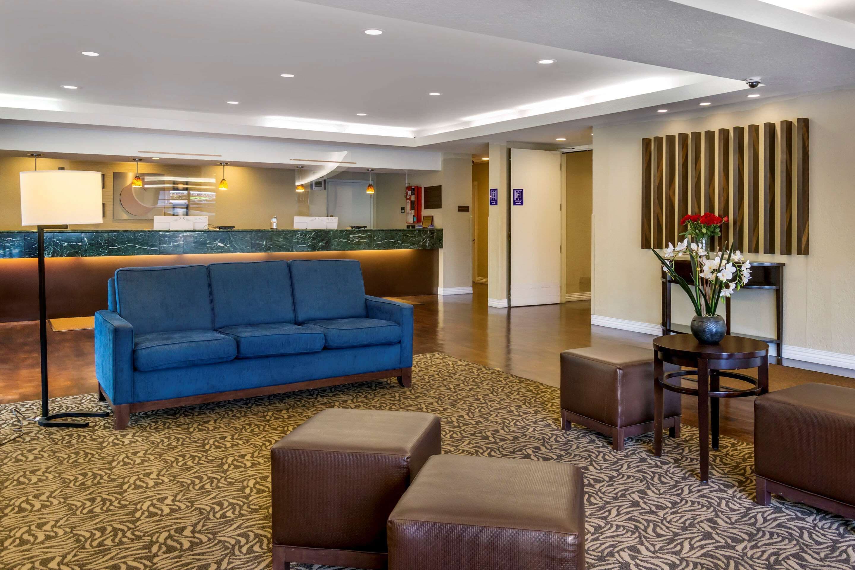 Comfort Inn & Suites Sea-Tac Airport