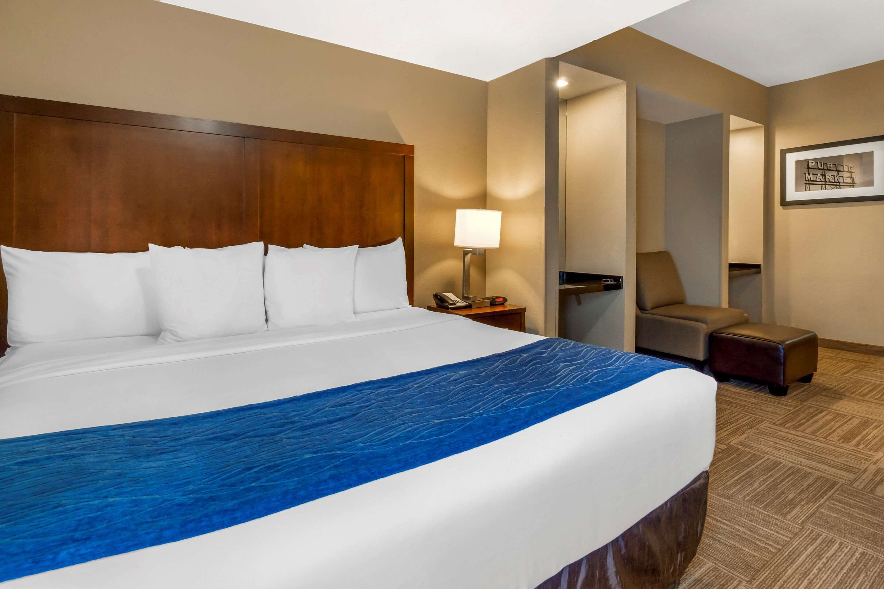 Comfort Inn & Suites Sea-Tac Airport