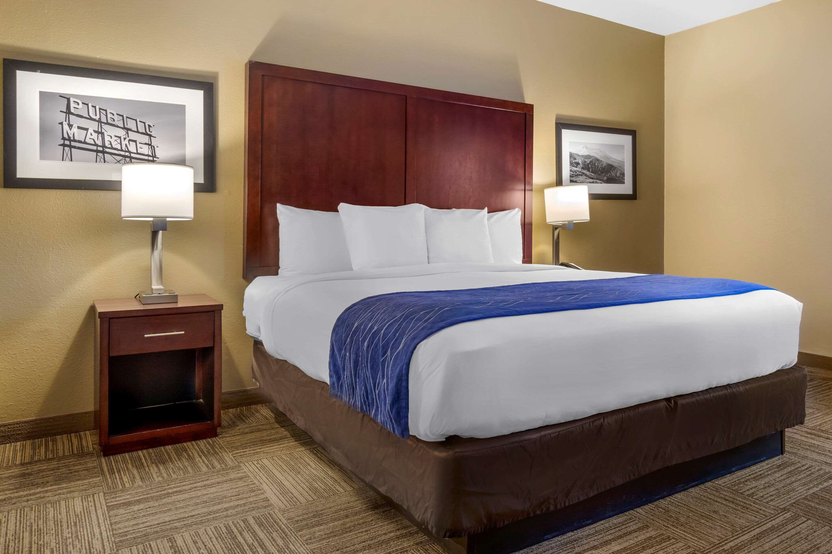 Comfort Inn & Suites Sea-Tac Airport