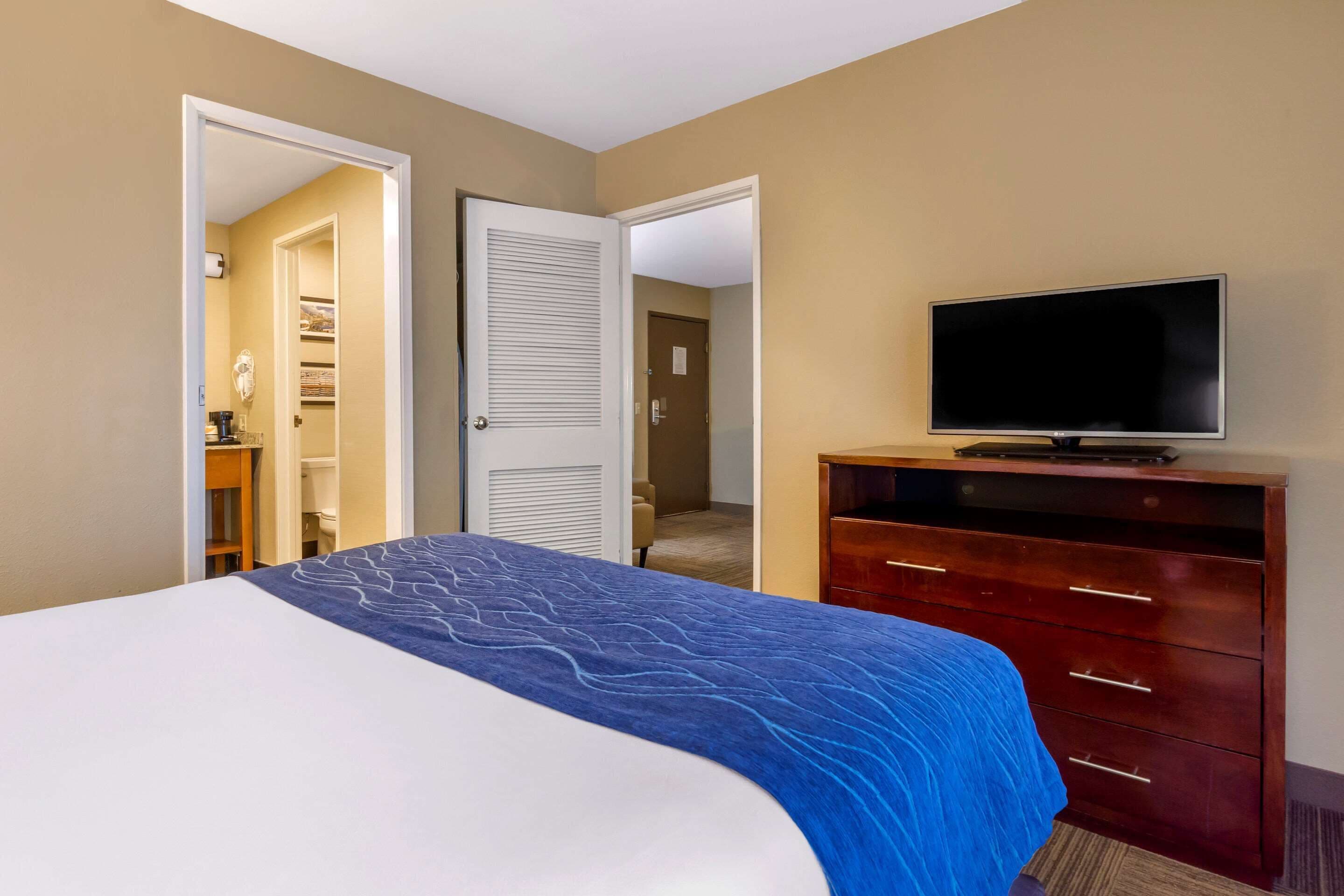 Comfort Inn & Suites Sea-Tac Airport