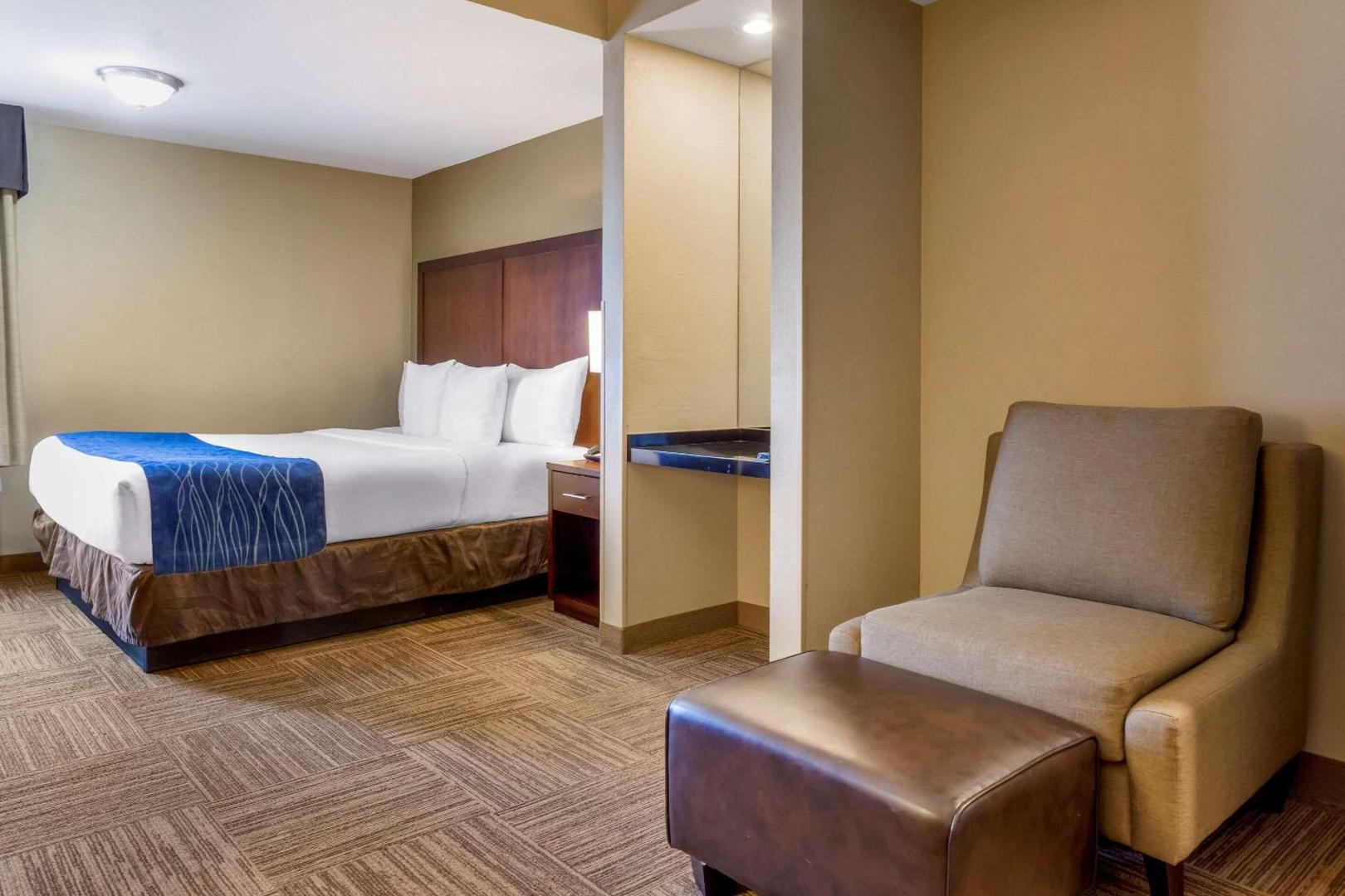 Comfort Inn & Suites Sea-Tac Airport