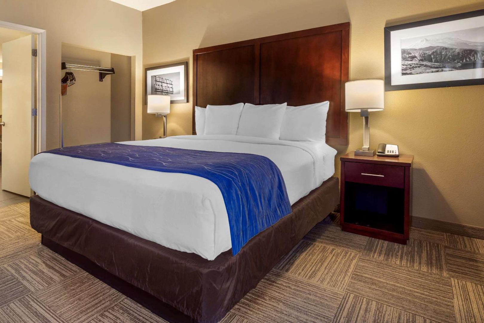 Comfort Inn & Suites Sea-Tac Airport