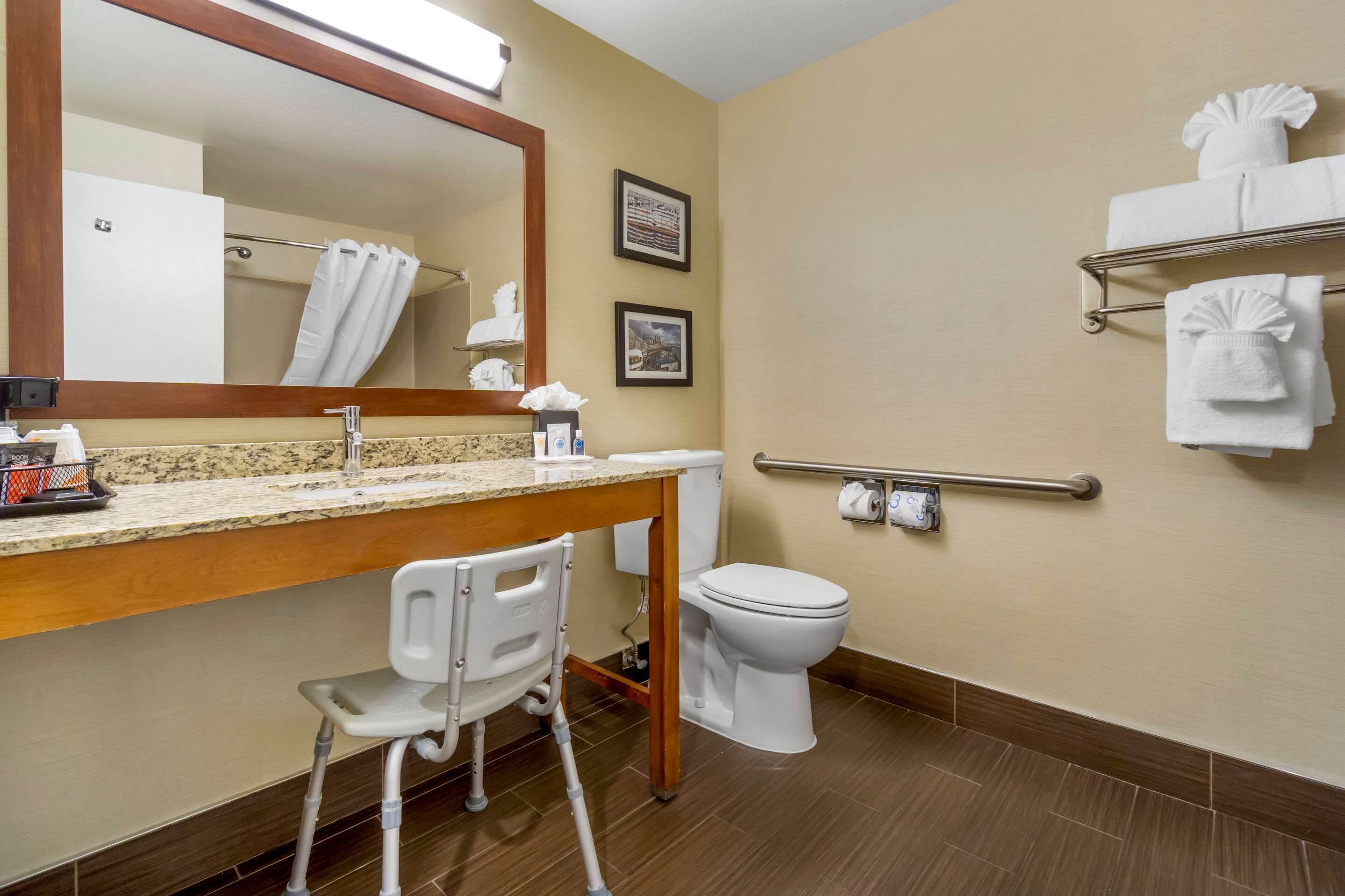 Comfort Inn & Suites Sea-Tac Airport