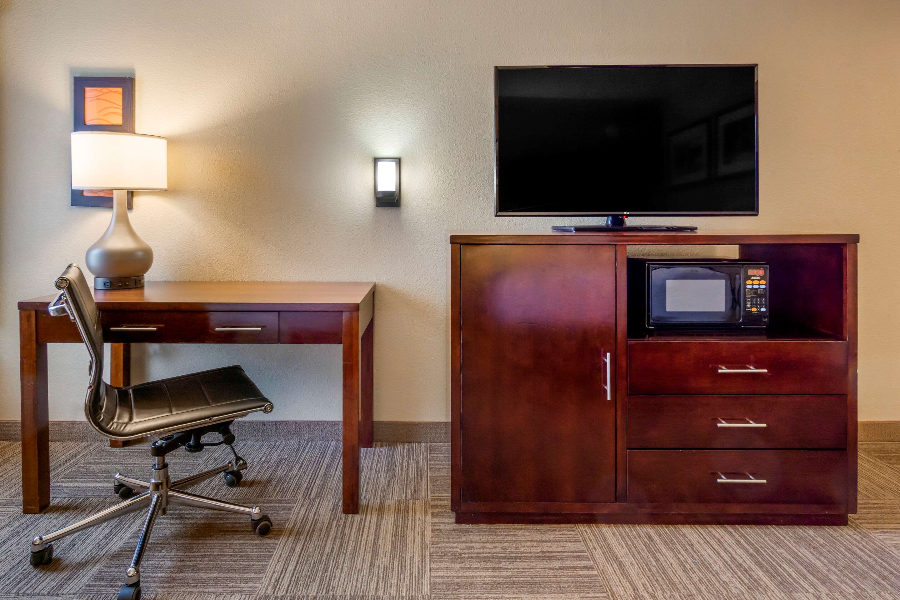 Comfort Inn & Suites Sea-Tac Airport