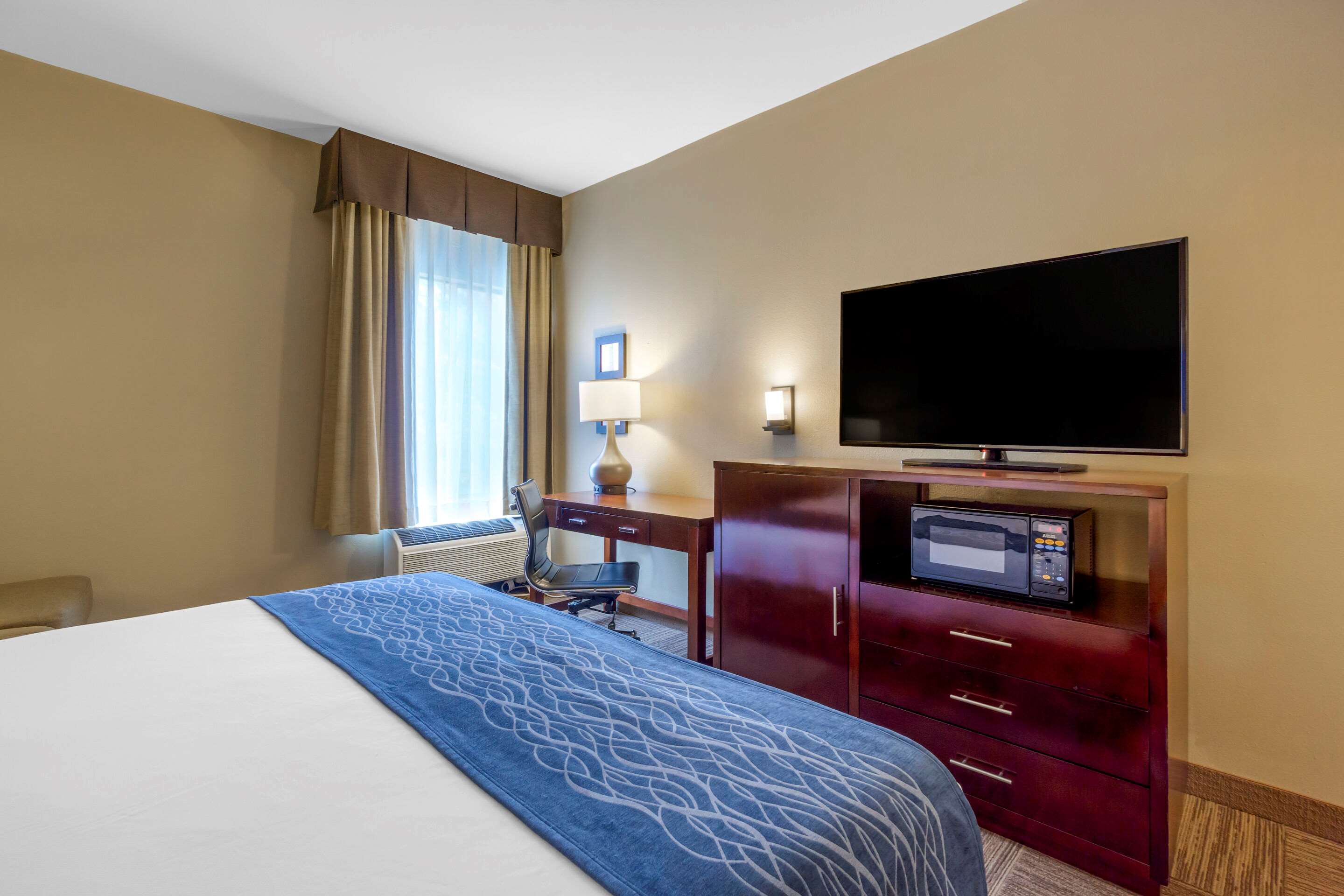 Comfort Inn & Suites Sea-Tac Airport