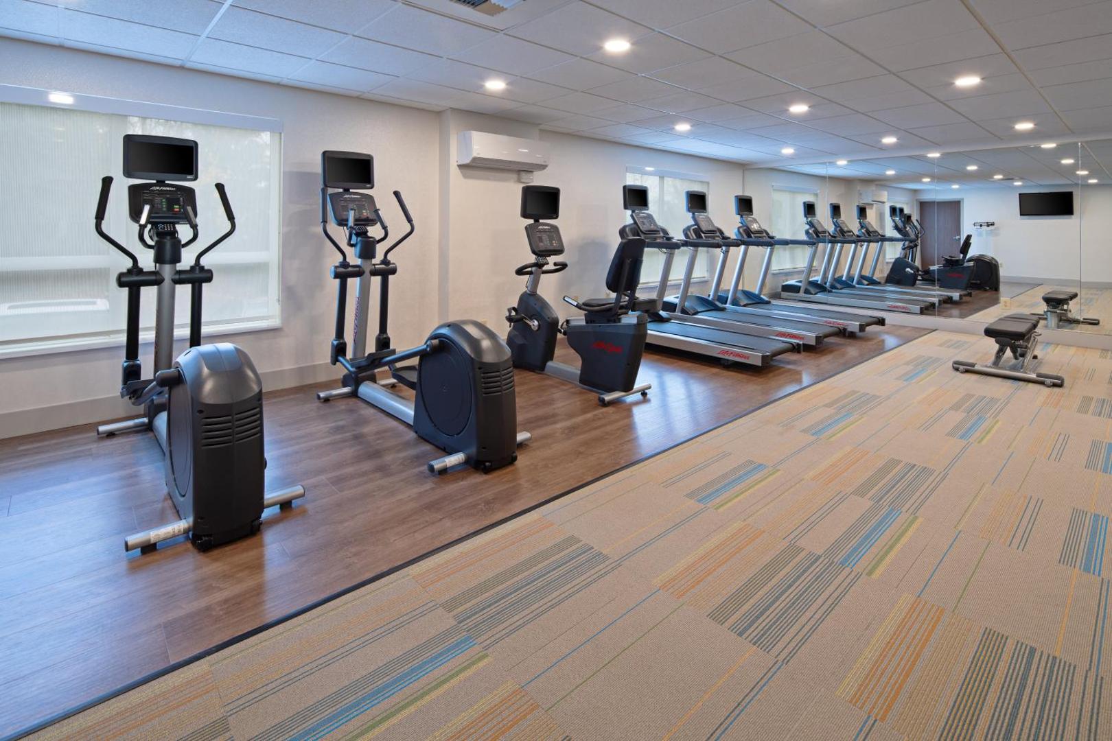 Holiday Inn Express & Suites Seattle-Sea-Tac Airport