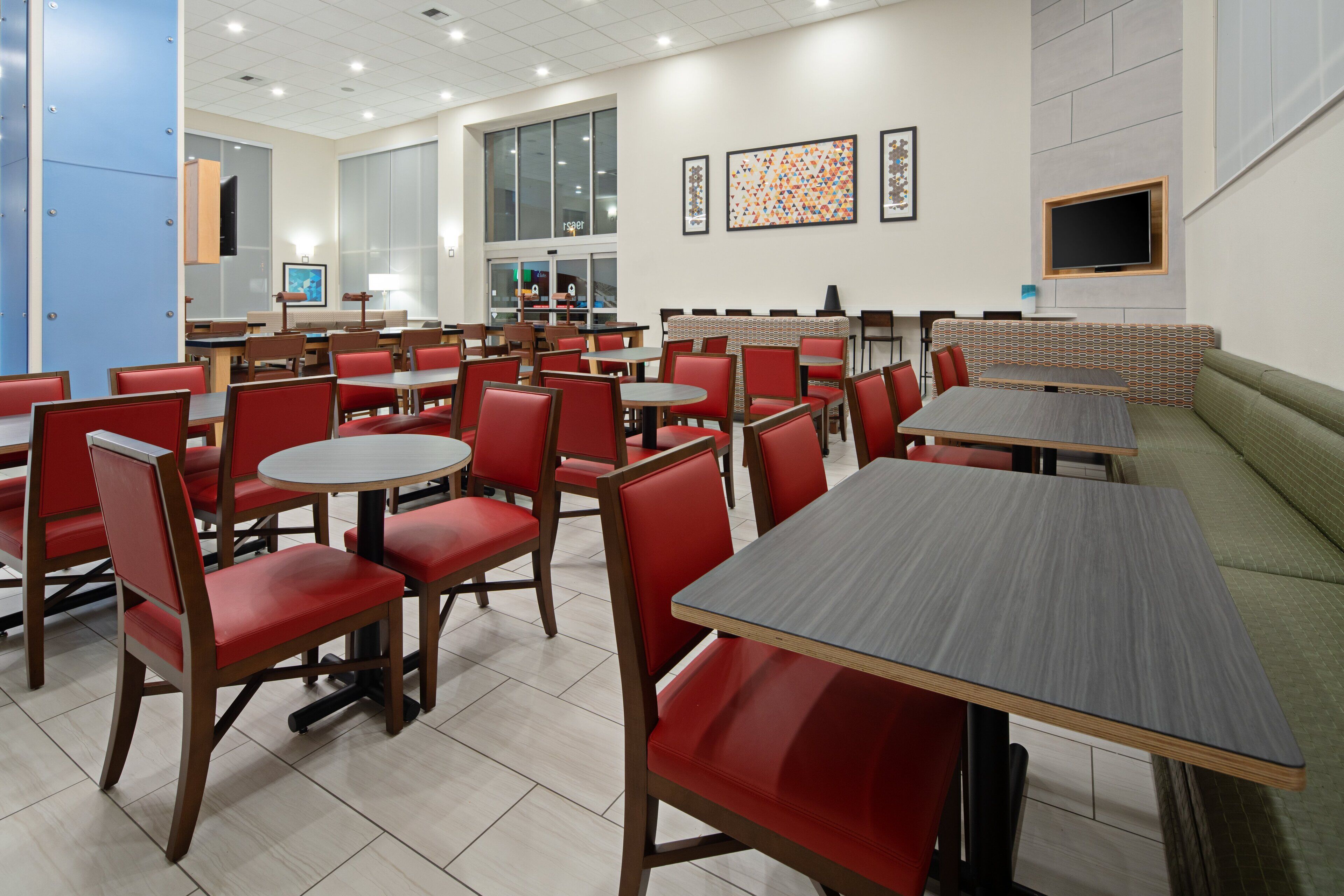 Holiday Inn Express & Suites Seattle-Sea-Tac Airport