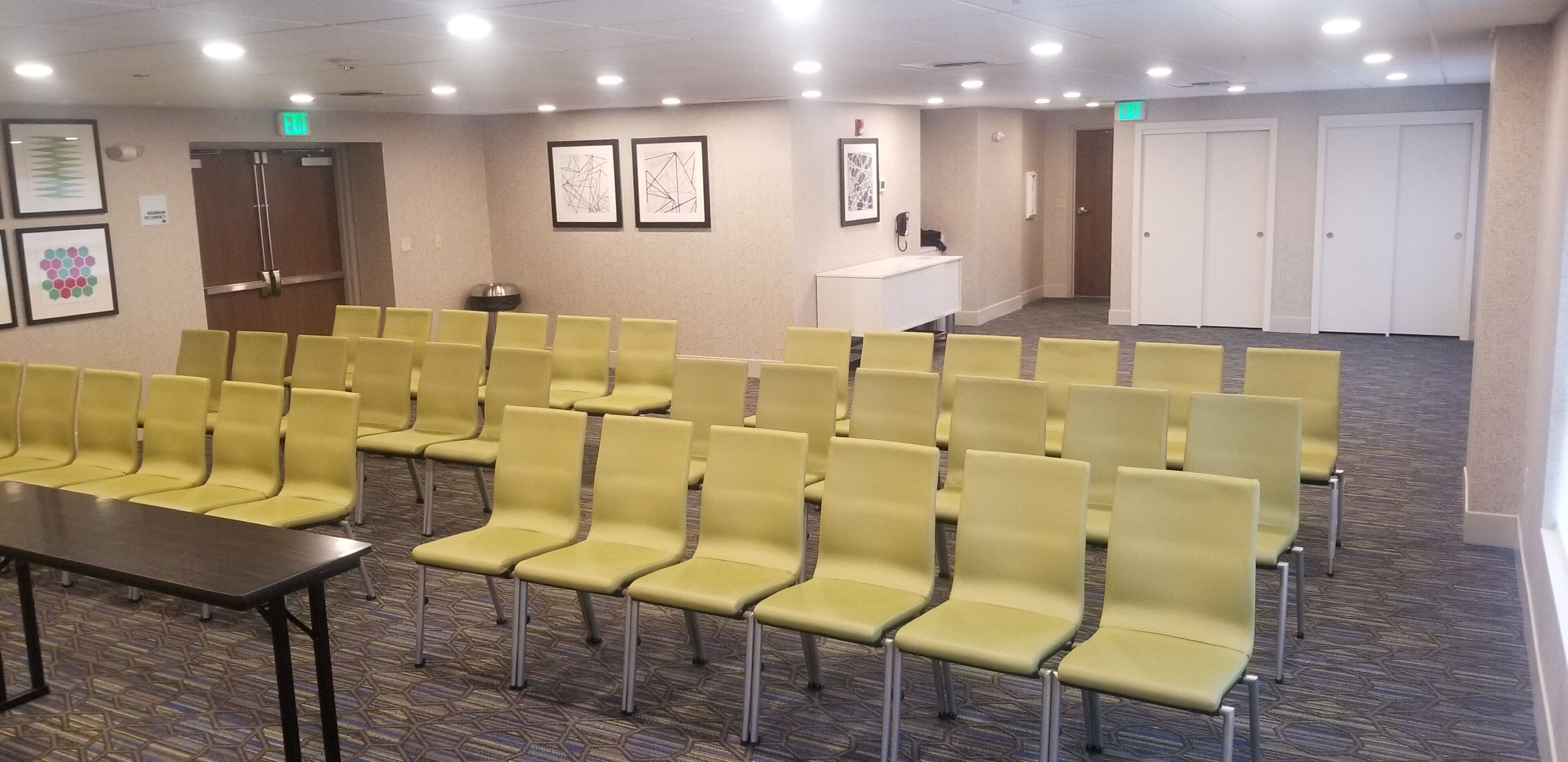 Holiday Inn Express & Suites Seattle-Sea-Tac Airport