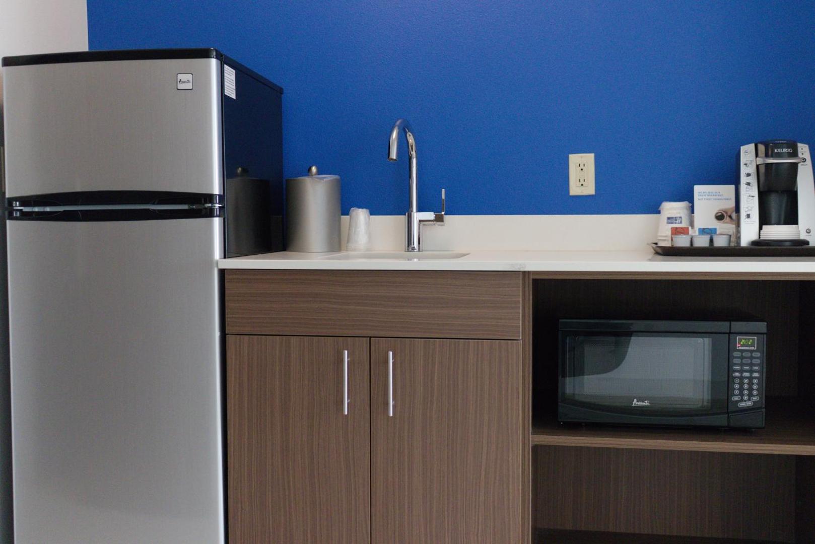 Holiday Inn Express & Suites Seattle-Sea-Tac Airport