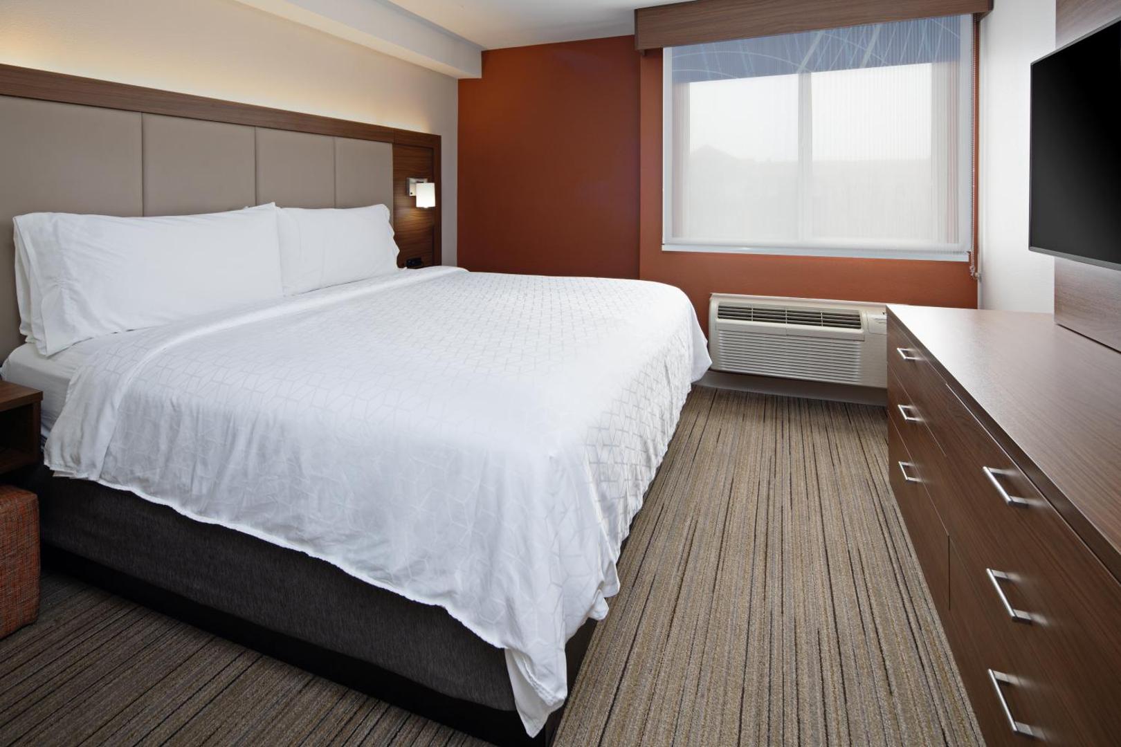 Holiday Inn Express & Suites Seattle-Sea-Tac Airport