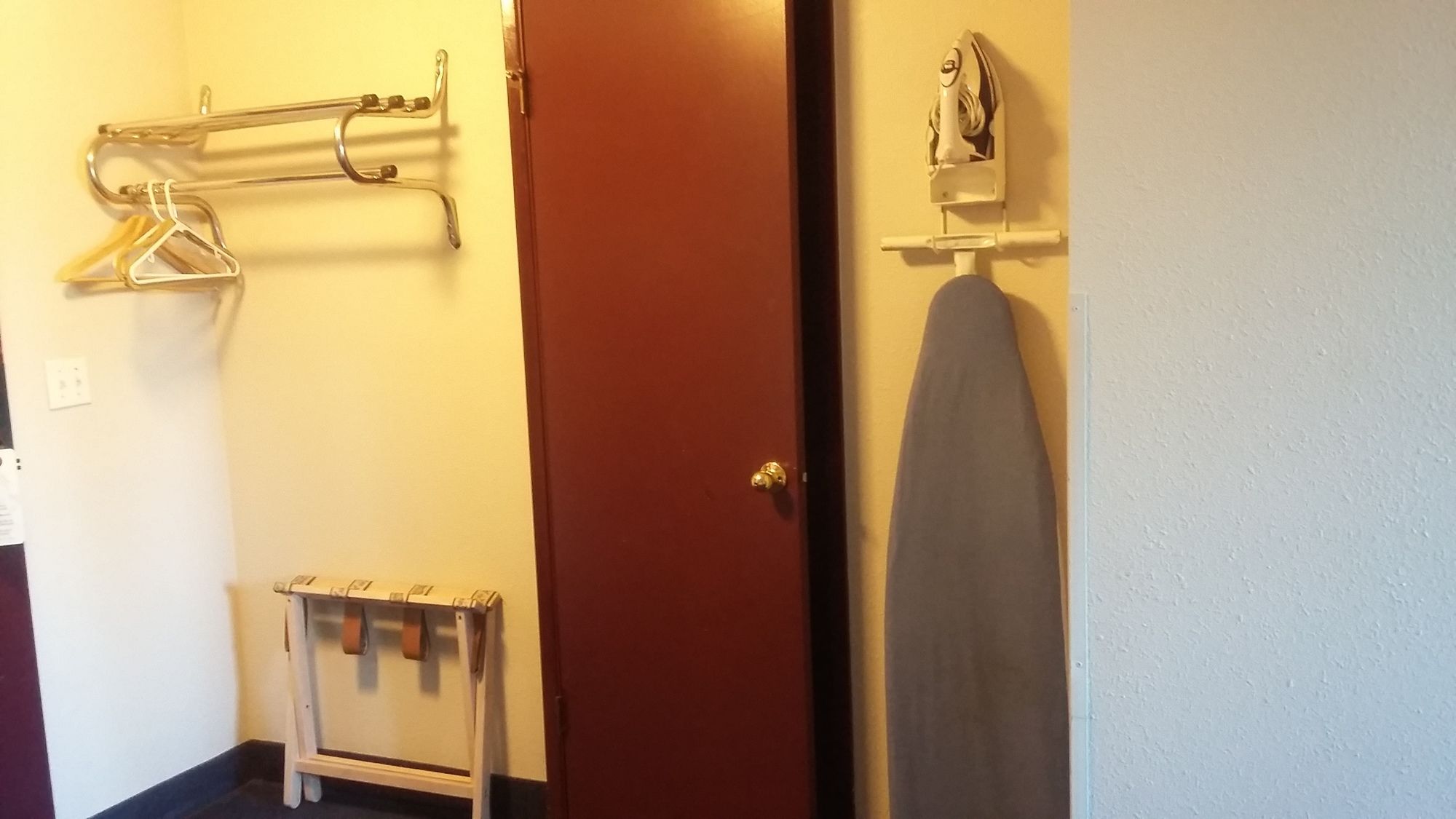 Sutton Suites Hotel