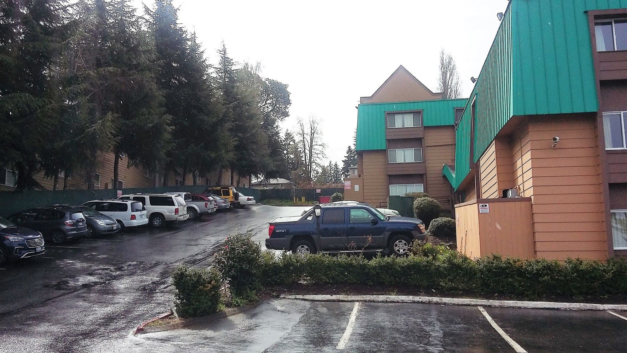 Sutton Suites Hotel
