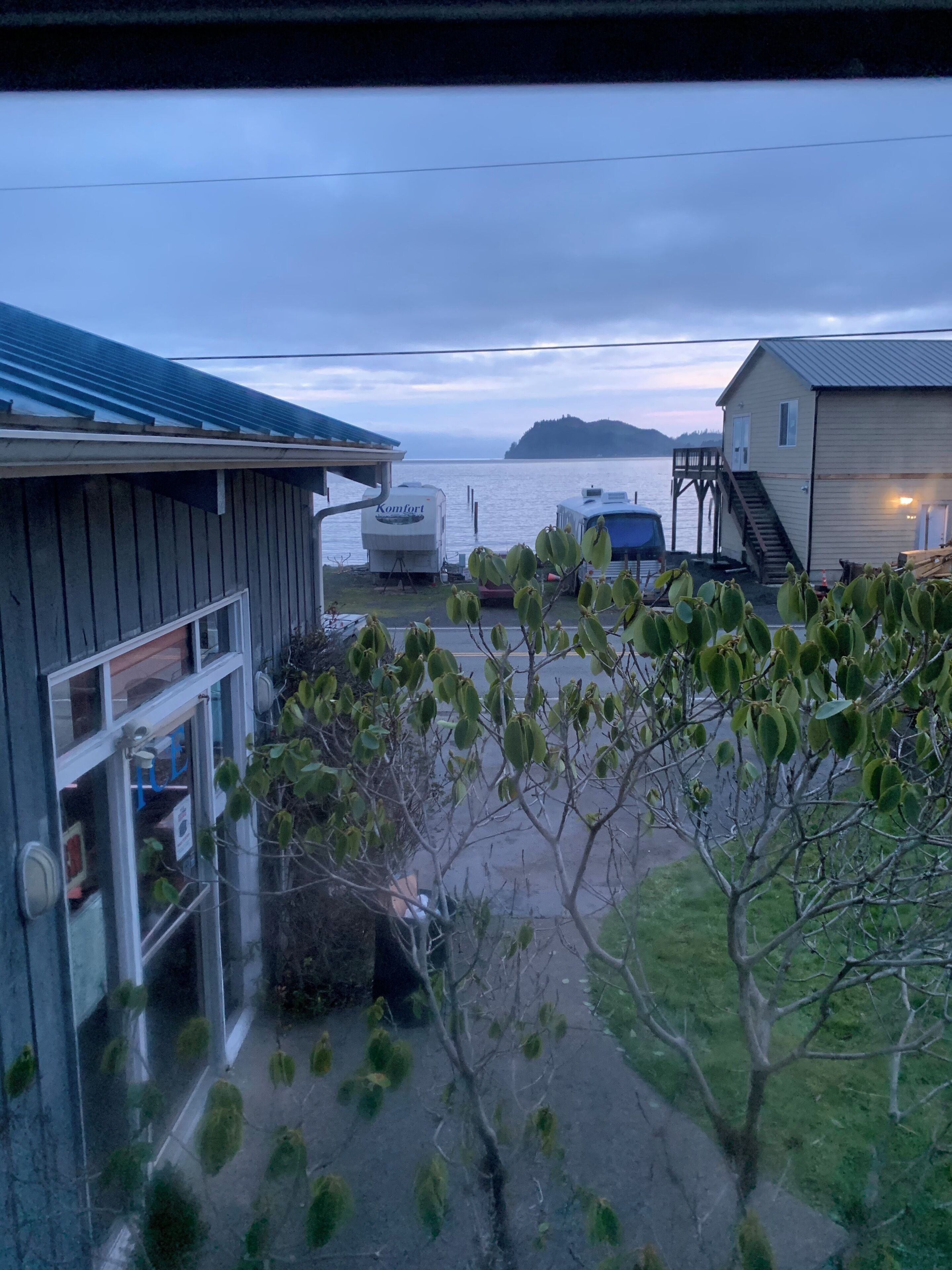 Curley's Resort & Dive Center