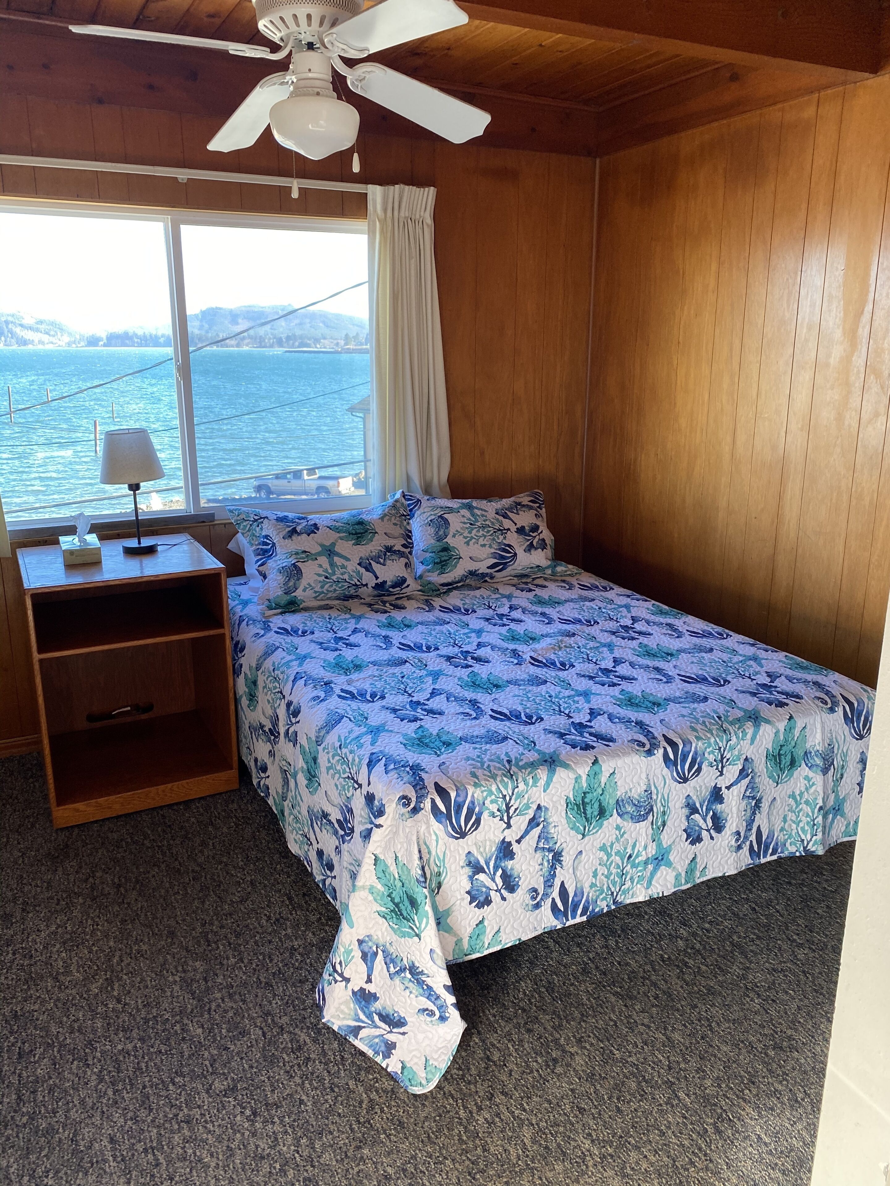 Curley's Resort & Dive Center