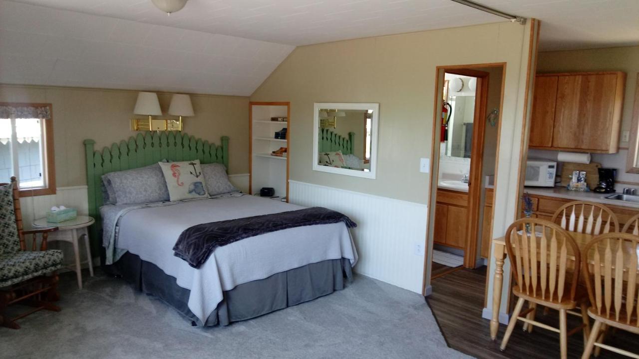 Juan de Fuca Cottages