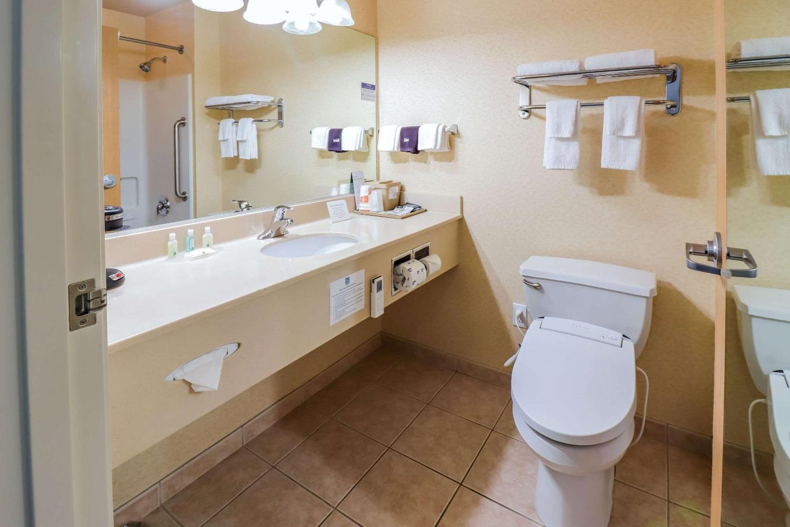 Quality Inn & Suites at Olympic National Park