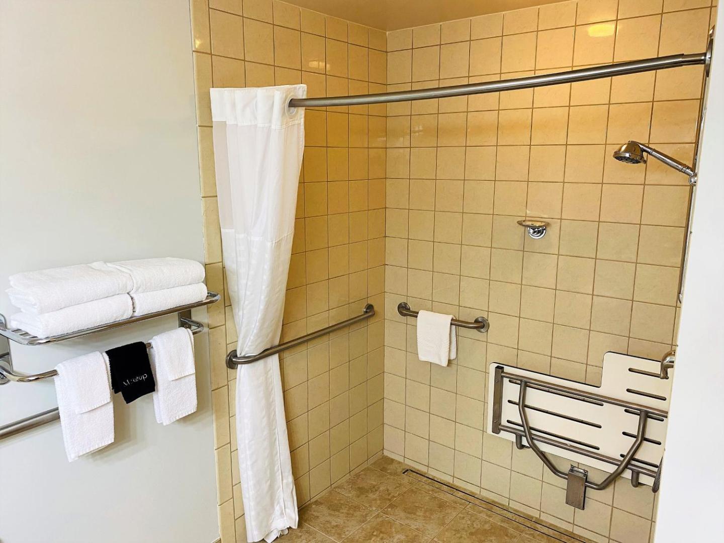 Quality Inn & Suites at Olympic National Park