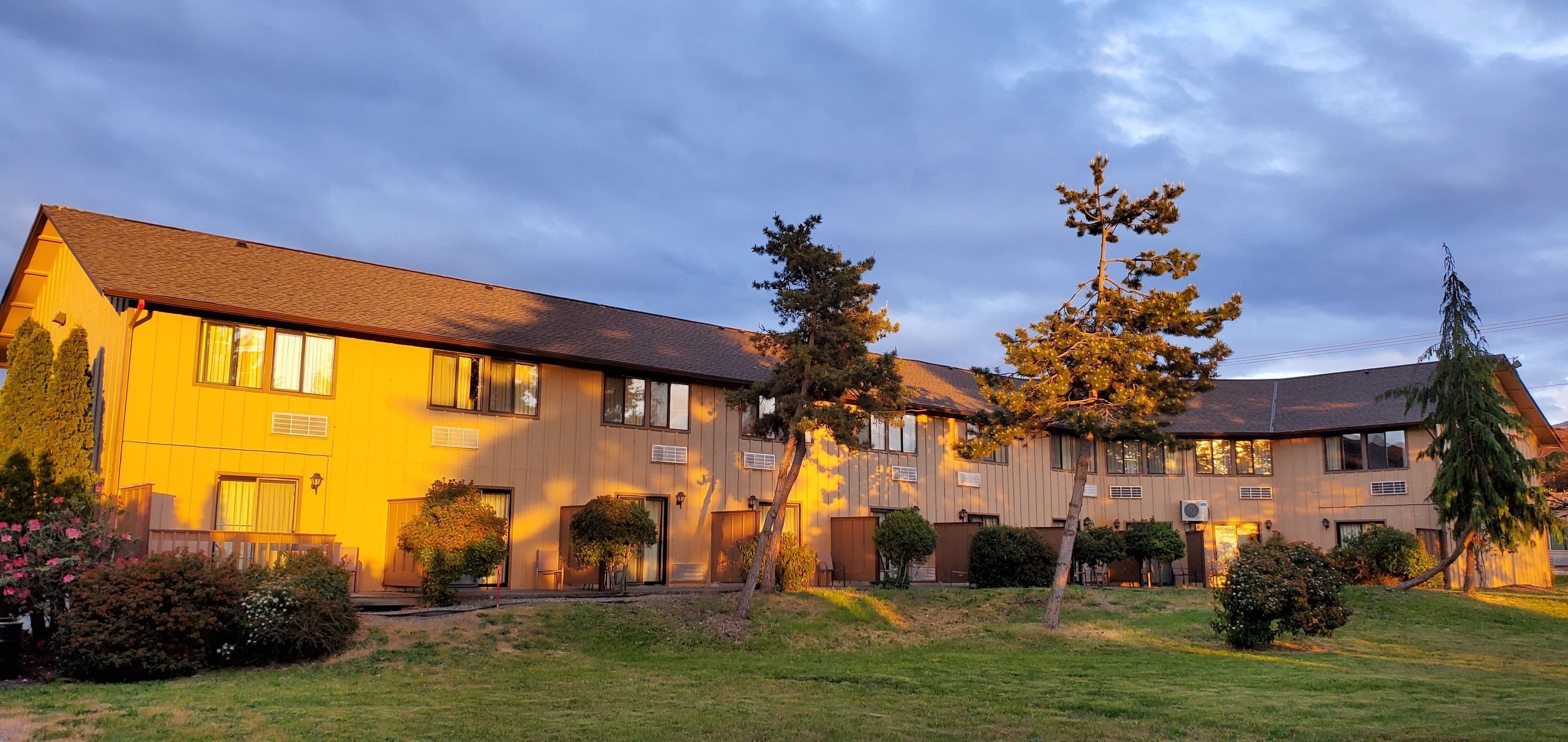 Olympic View Inn