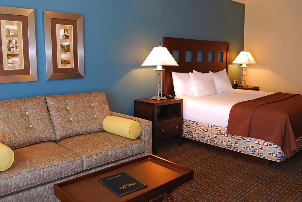 Oxford Suites Silverdale