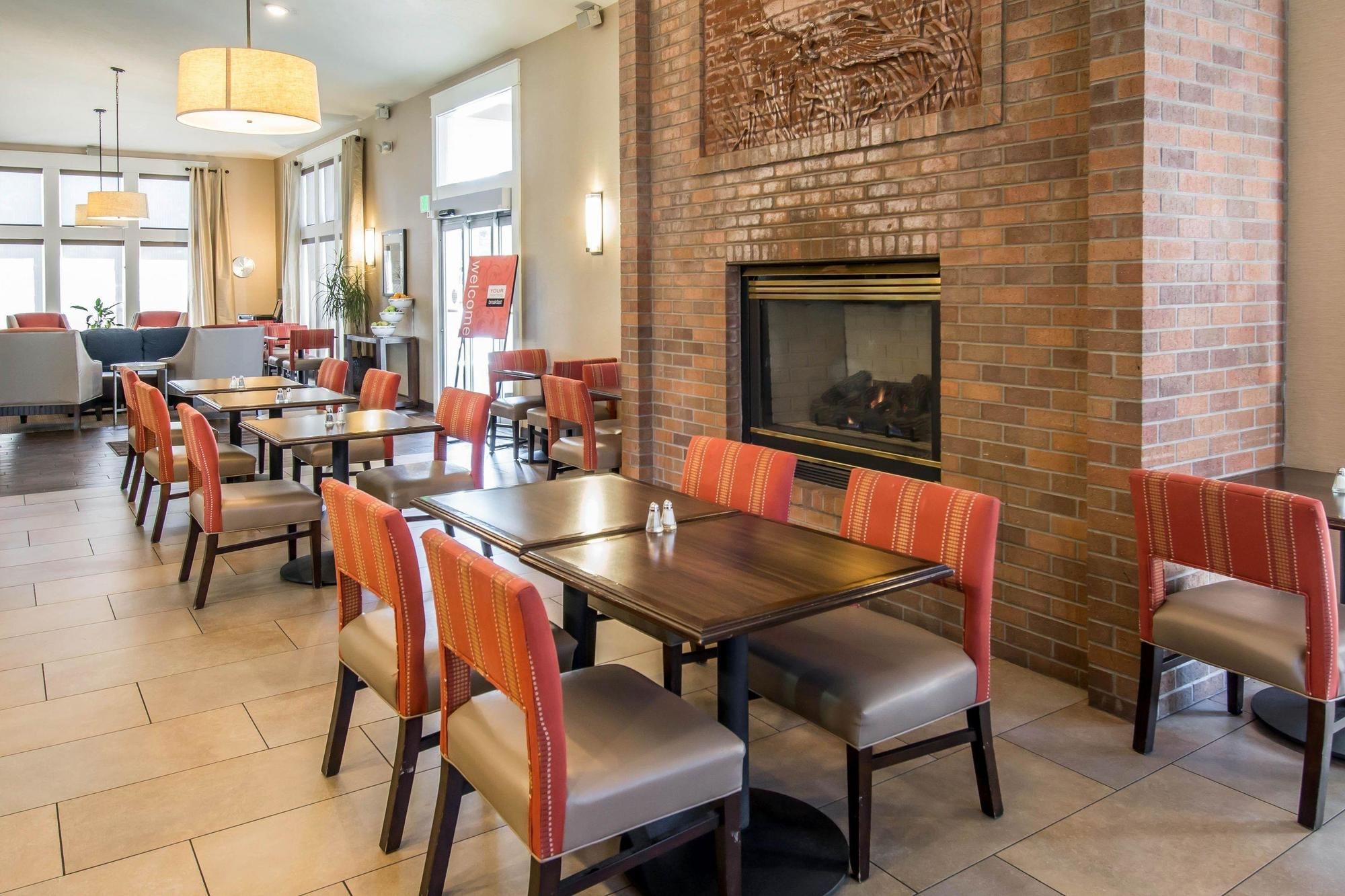 Comfort Inn & Suites