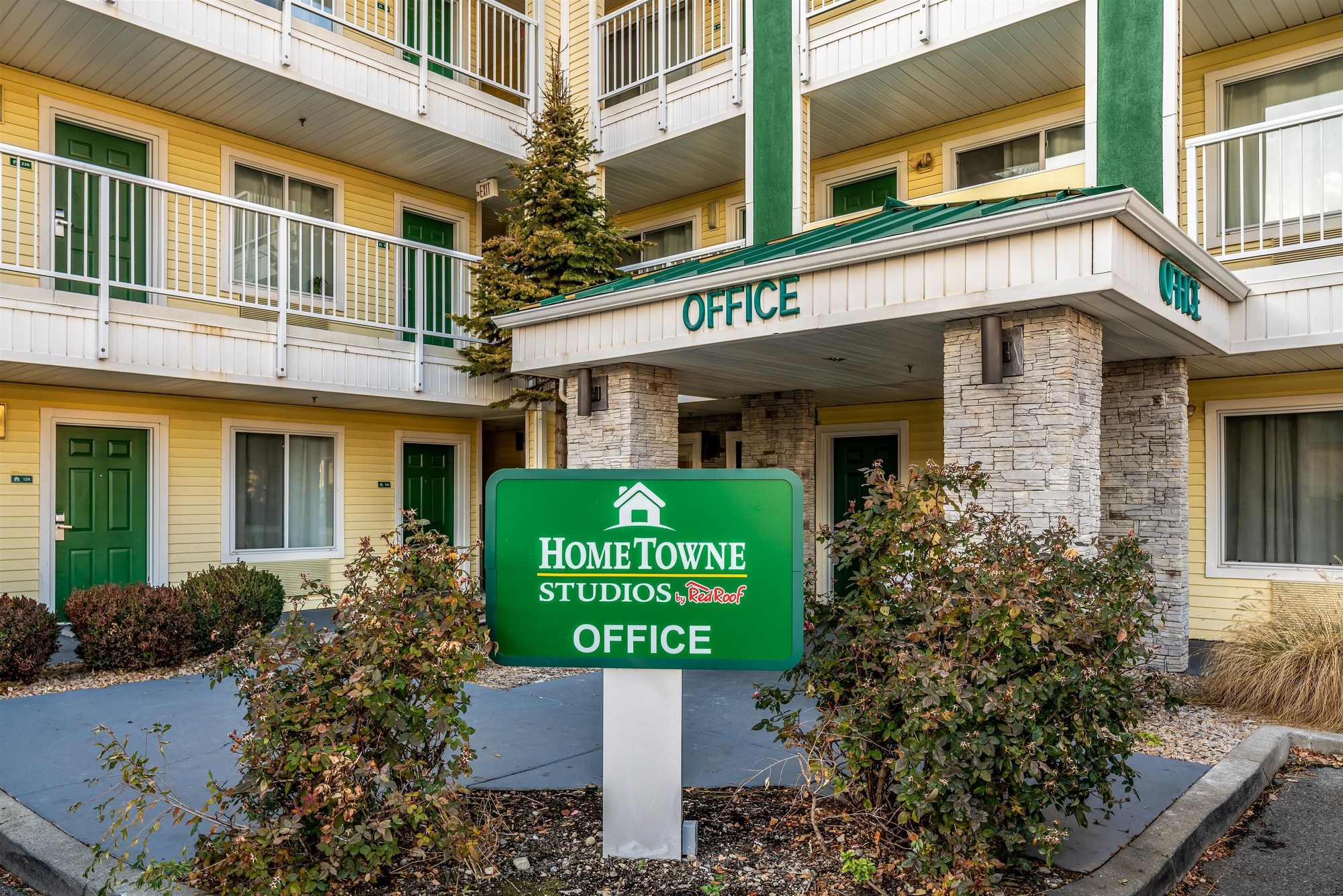 HomeTowne Studios Spokane - Valley