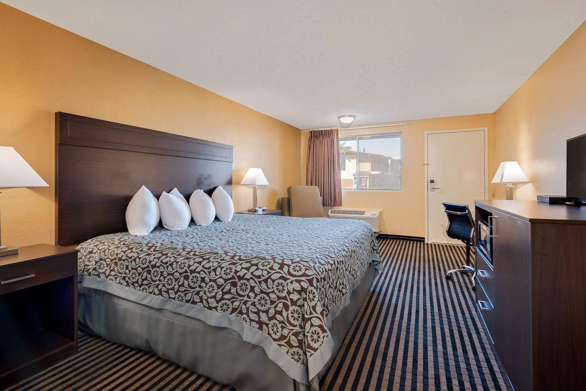Days Inn by Wyndham Spokane