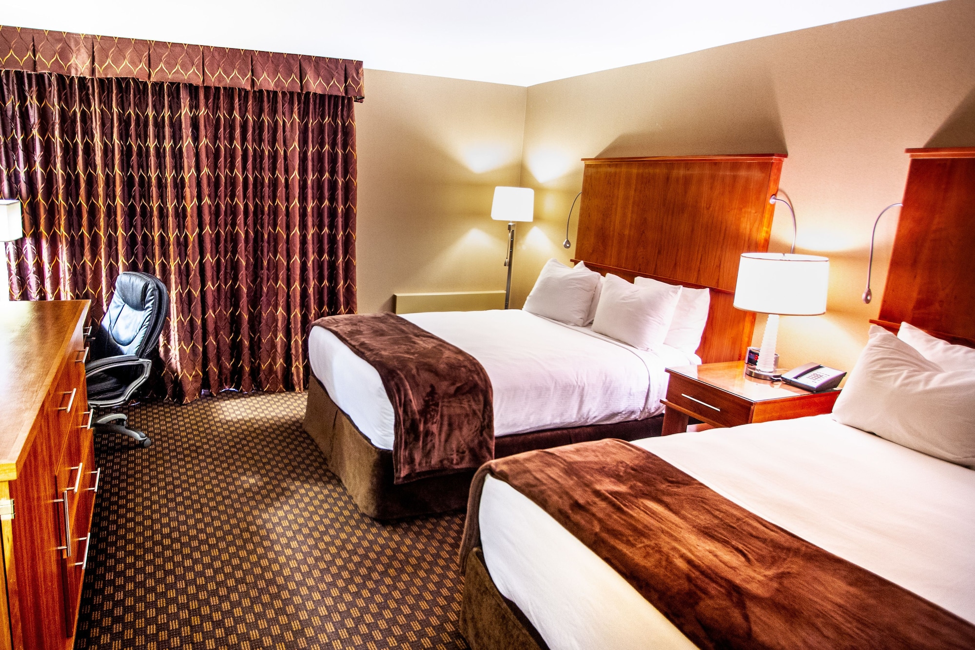 Mirabeau Park Hotel & Convention Center