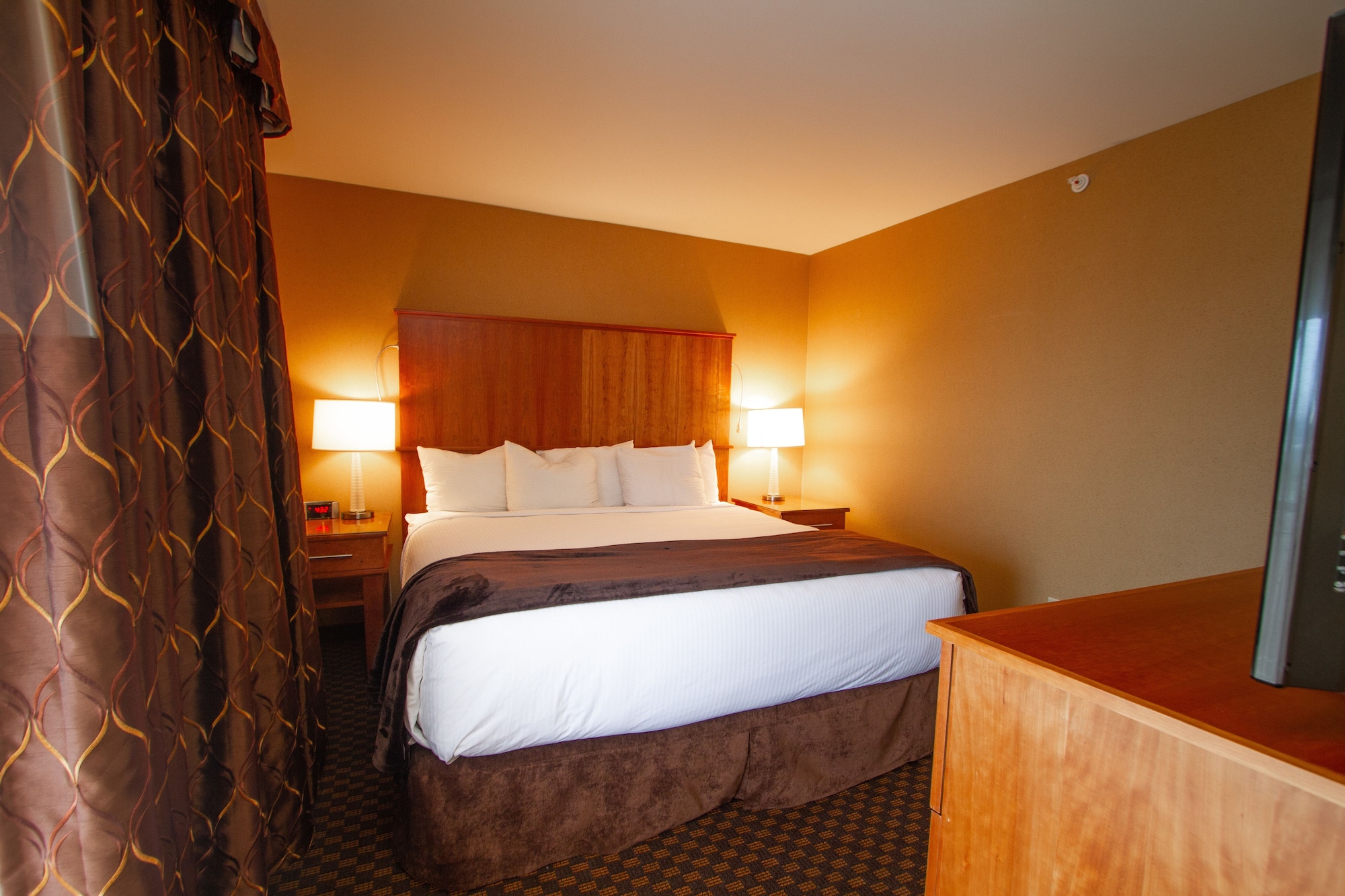 Mirabeau Park Hotel & Convention Center