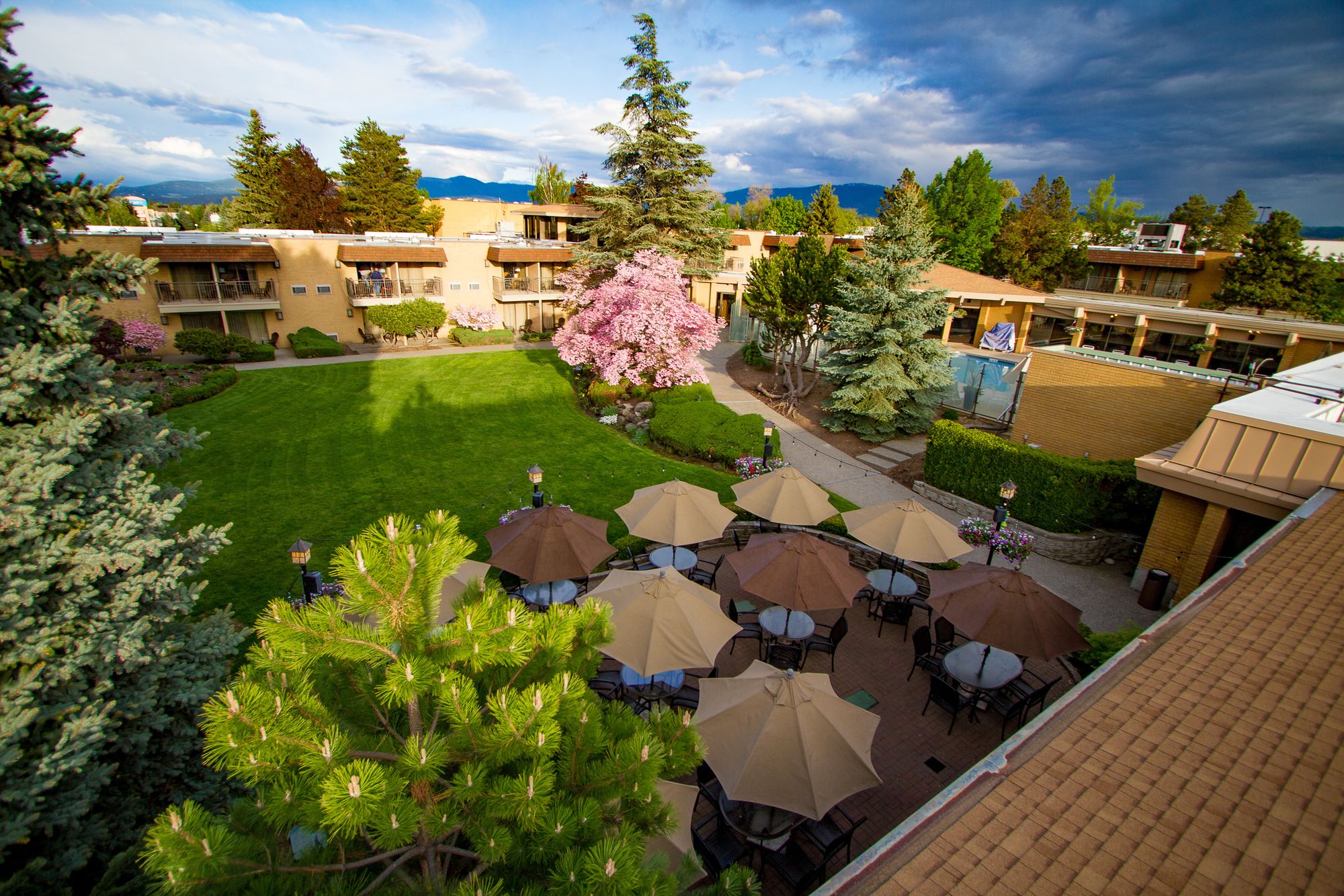 Mirabeau Park Hotel & Convention Center
