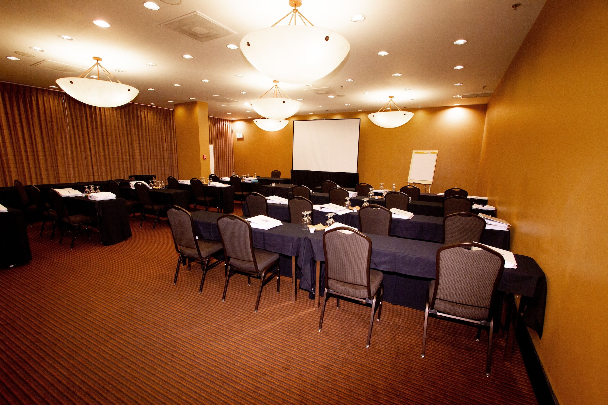 Mirabeau Park Hotel & Convention Center