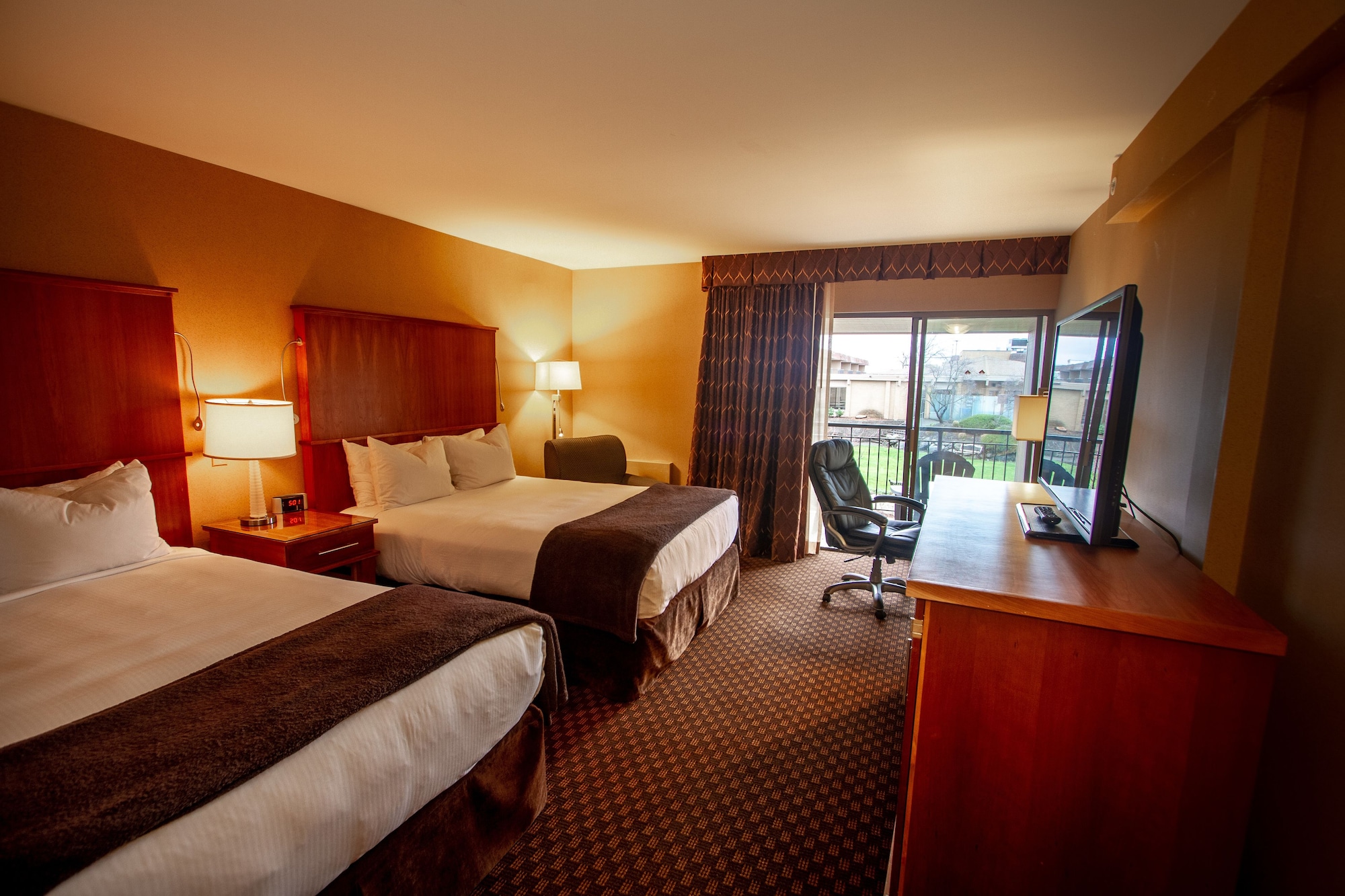 Mirabeau Park Hotel & Convention Center