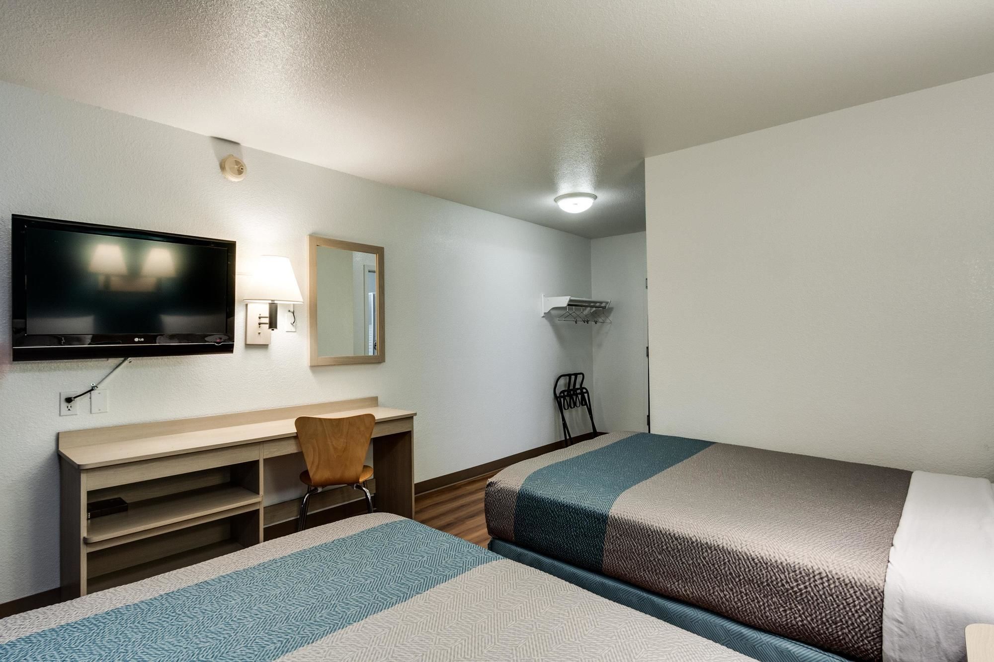 Motel 6 Spokane West Downtown